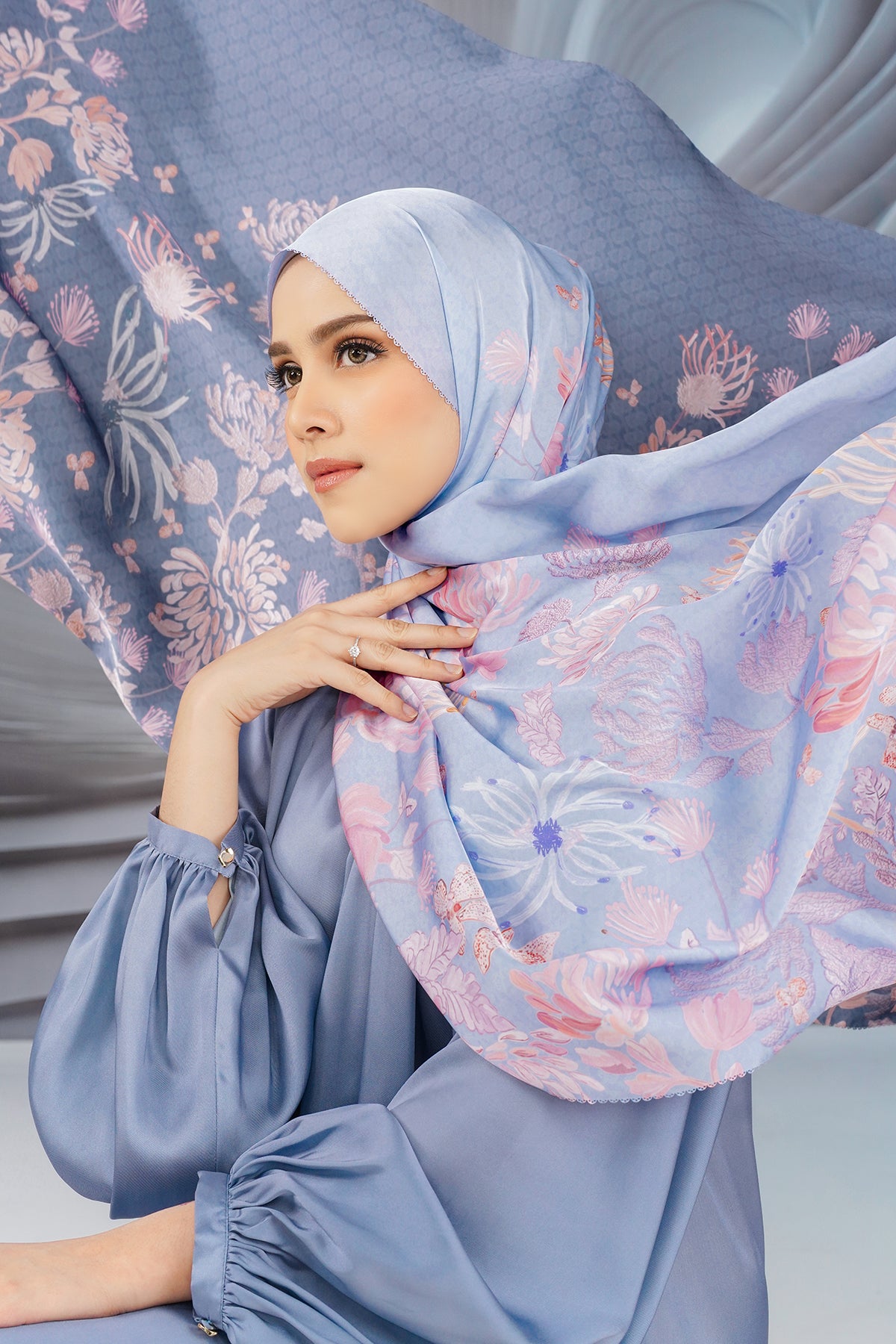 Hermosa Satin Shawl - Hortensia