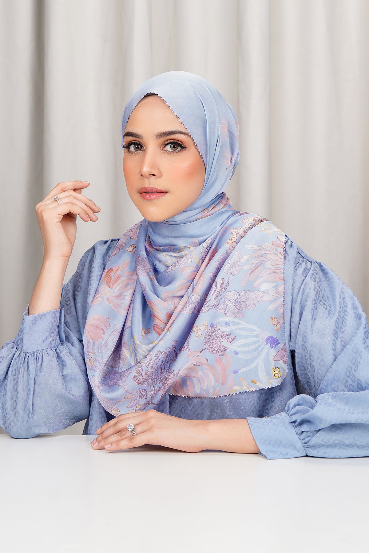 Hermosa Satin Shawl - Hortensia