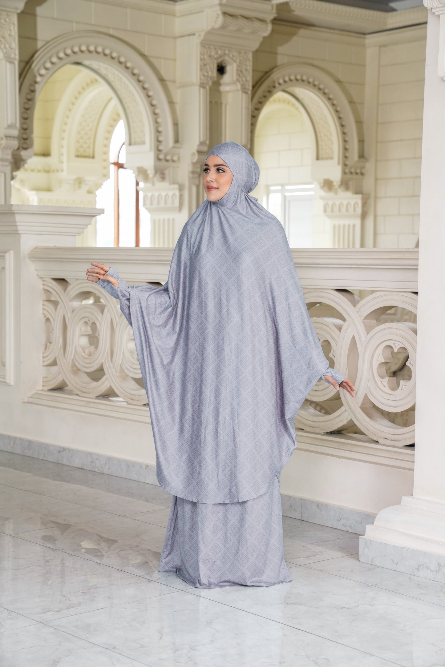 Lacorde Prayer Robe - Iris