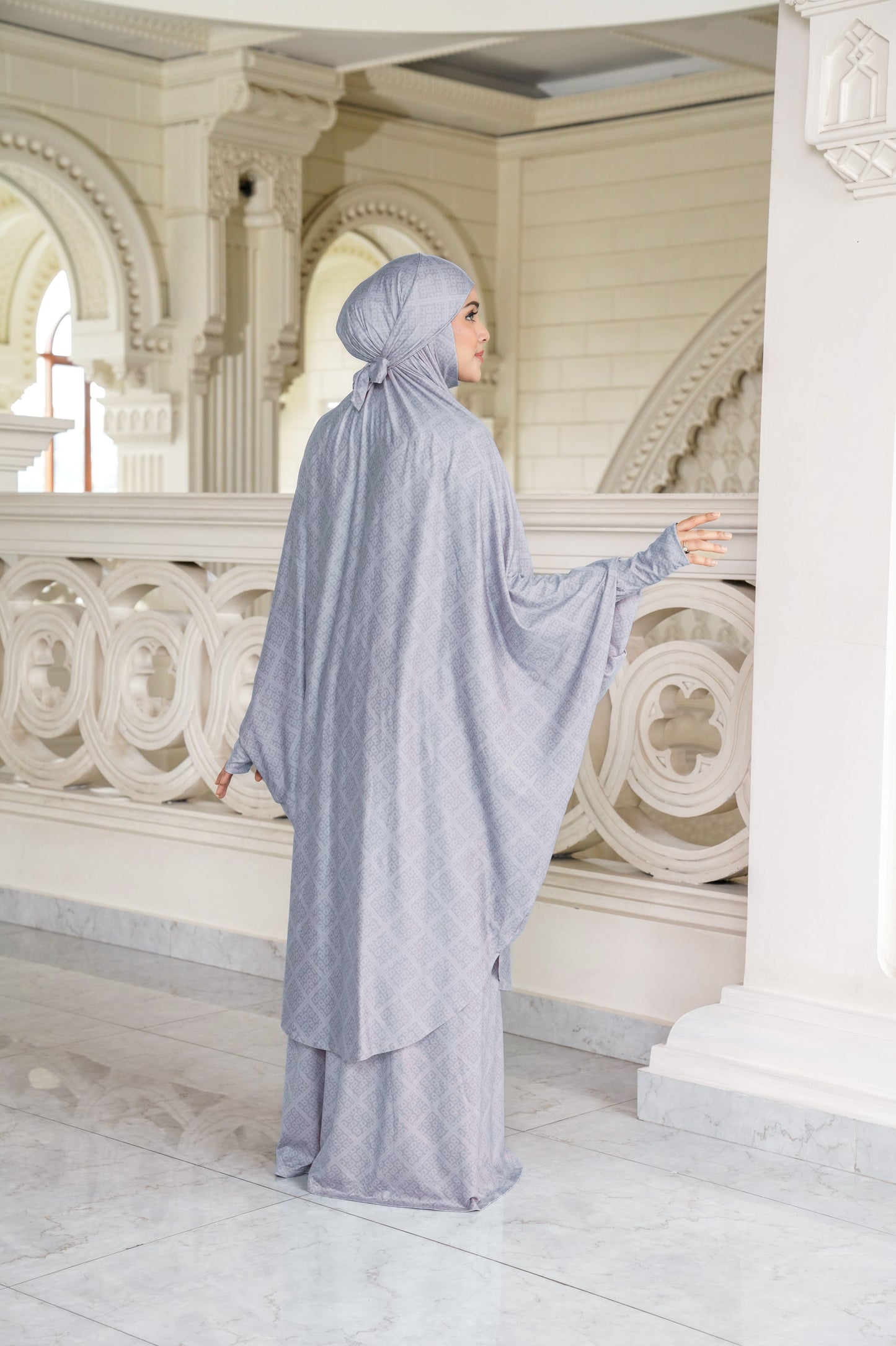 Lacorde Prayer Robe - Iris