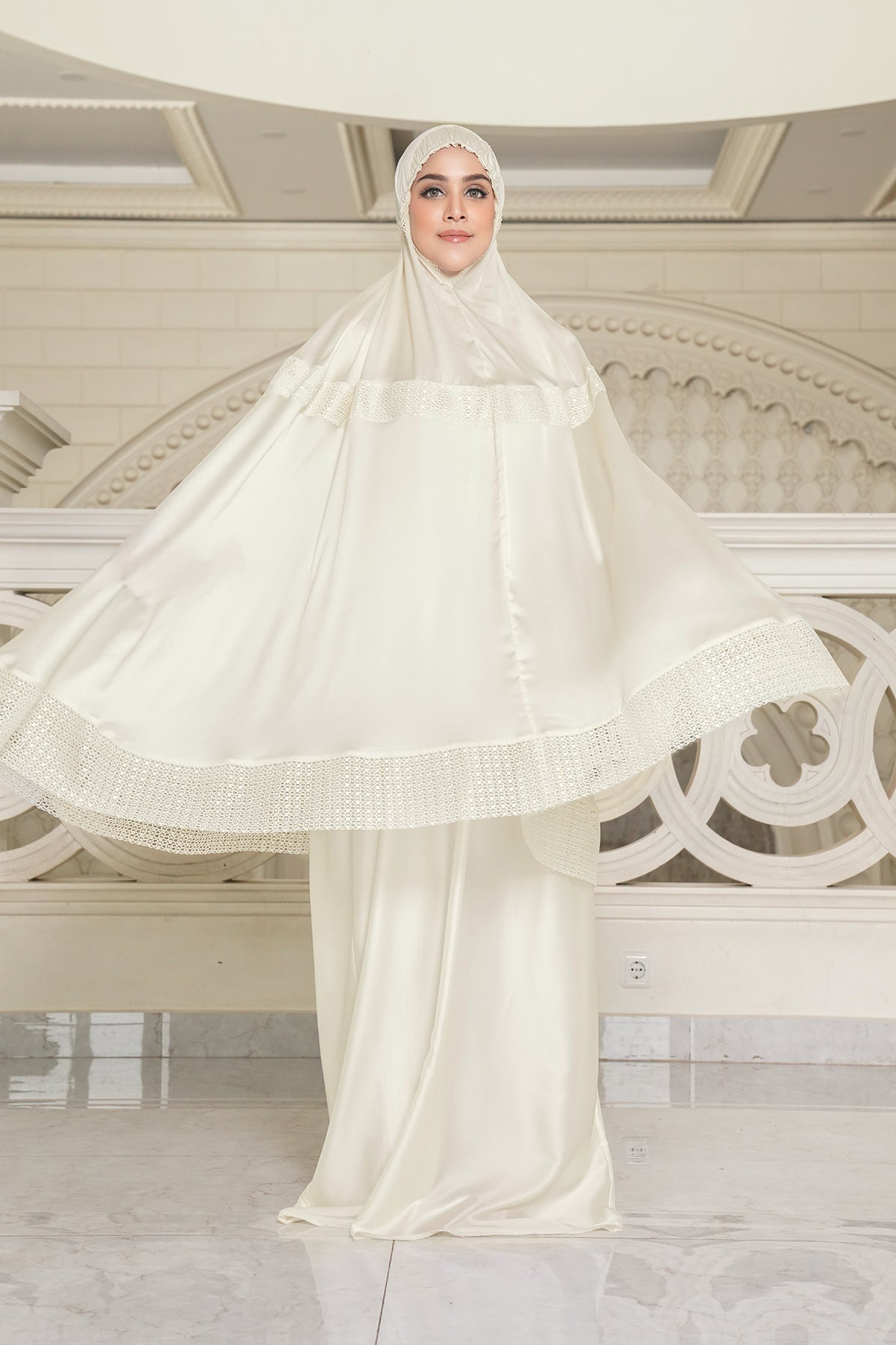 Lavish Prayer Robe - Cream