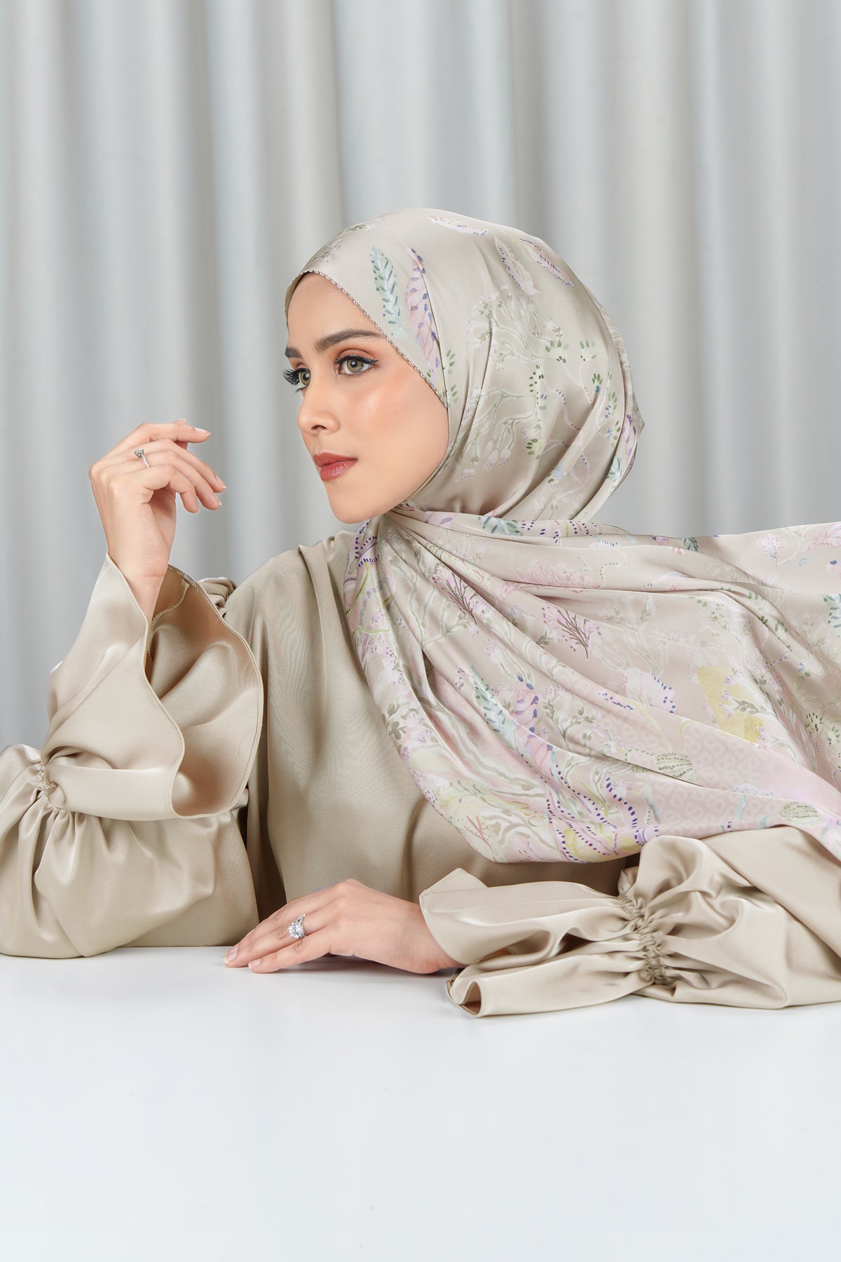 Misool Satin Shawl - Cave