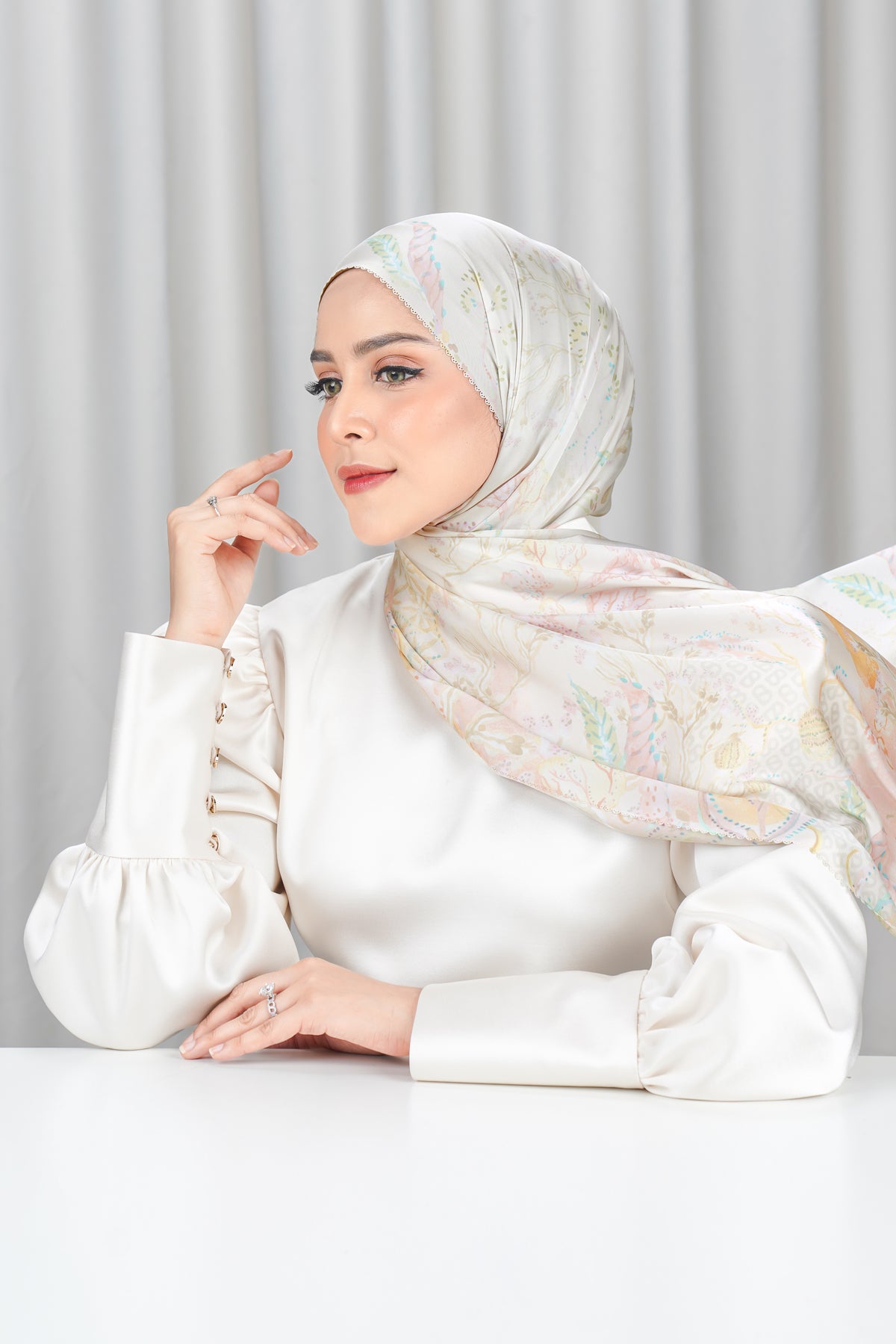 Misool Satin Shawl - Sand