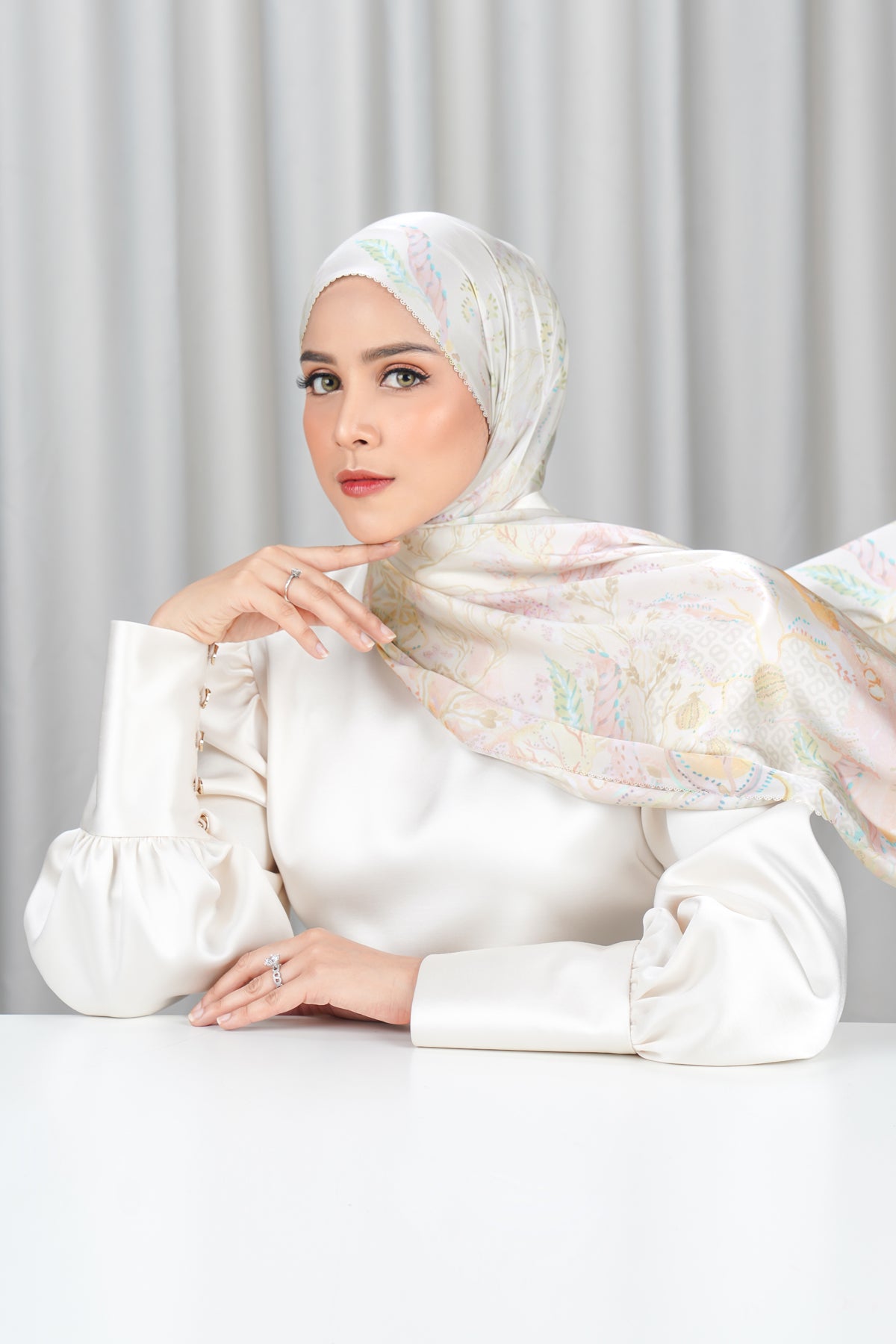 Misool Satin Shawl - Sand