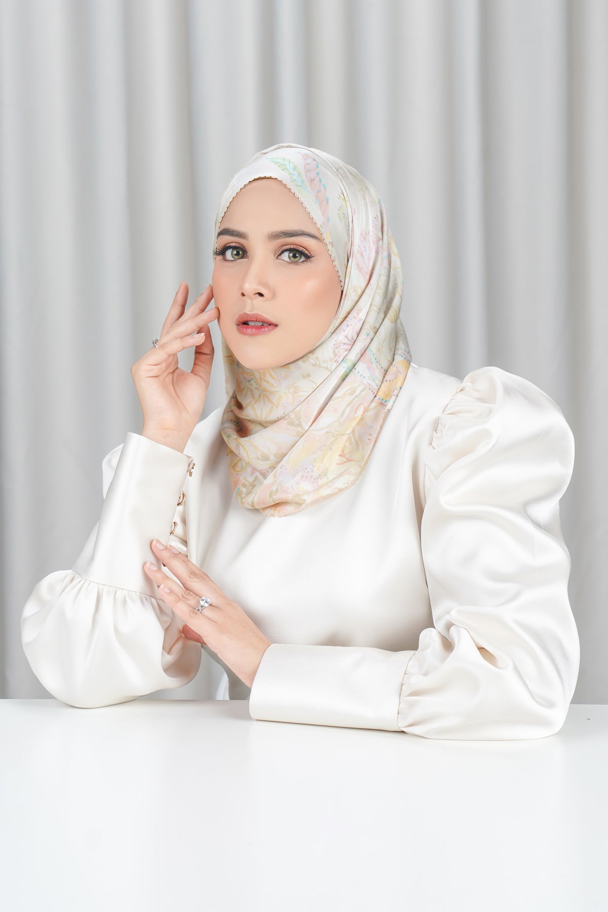 Misool Satin Shawl - Sand