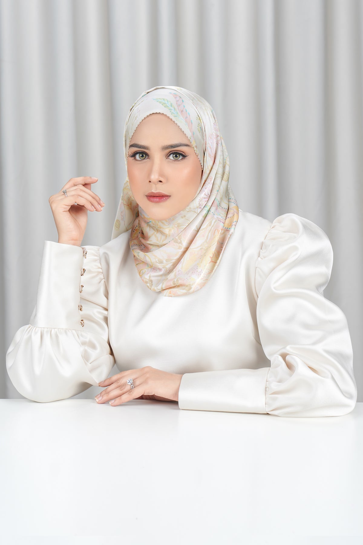 Misool Satin Shawl - Sand