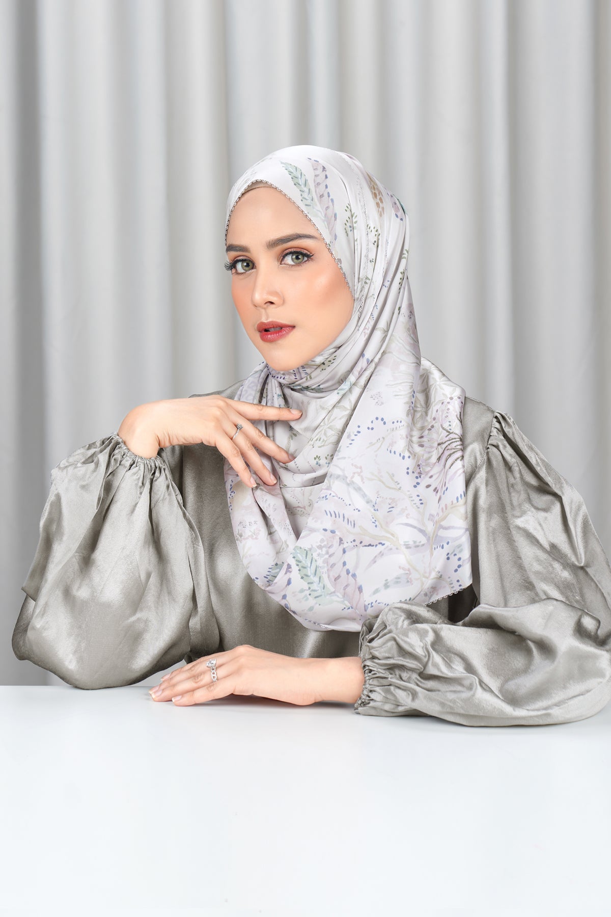 Misool Satin Shawl - Sea Salt