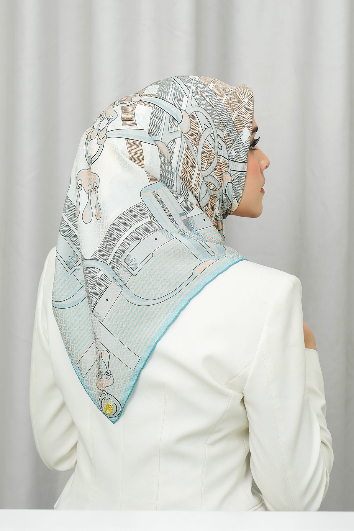 Silk Jacquard Square - Saddle Vanilla & Blue