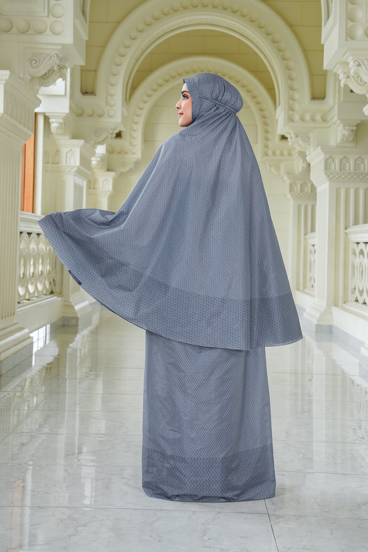 Tapis de Fleur Capsule Prayer Robe - Denim