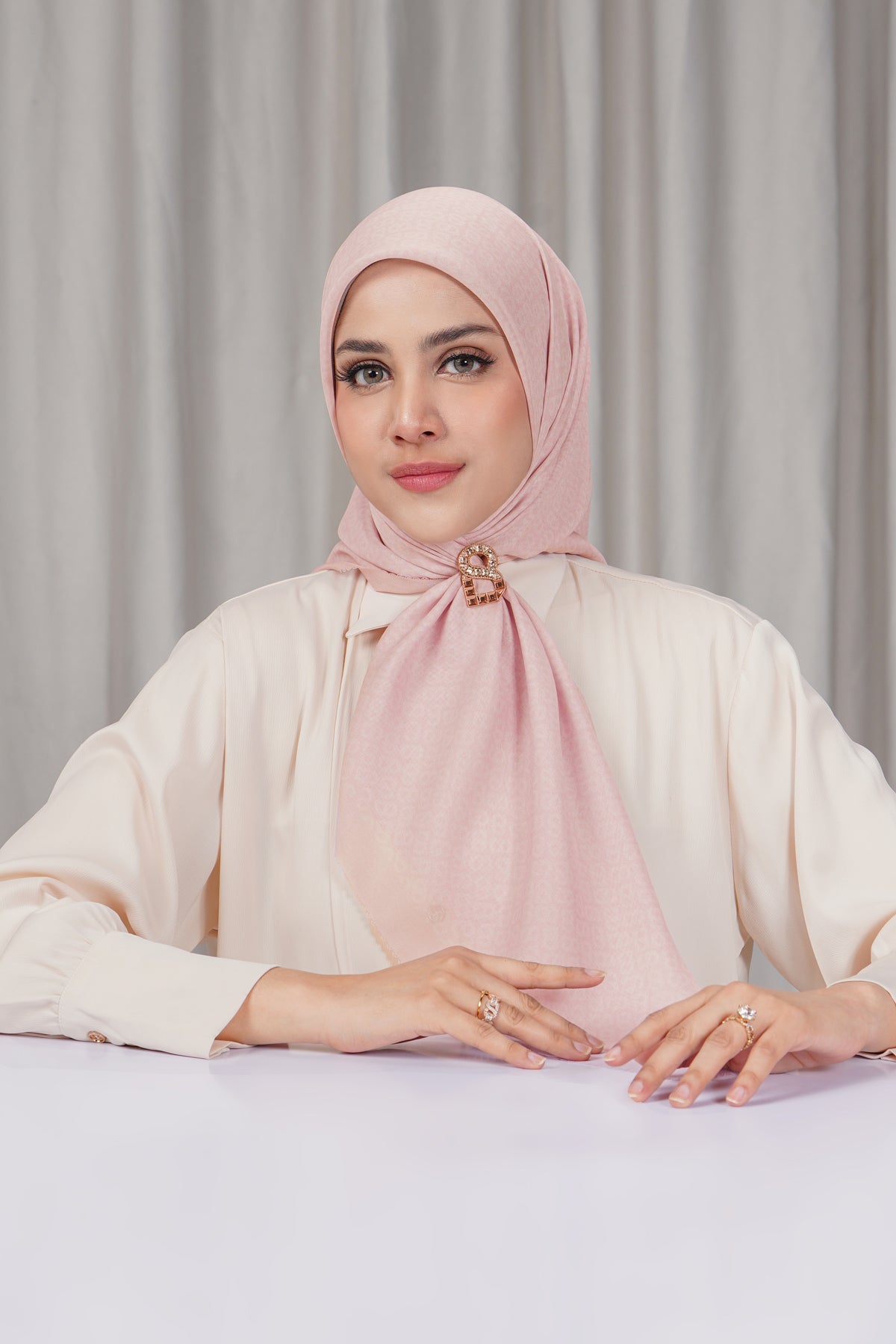 Tapis Square - Rose Water