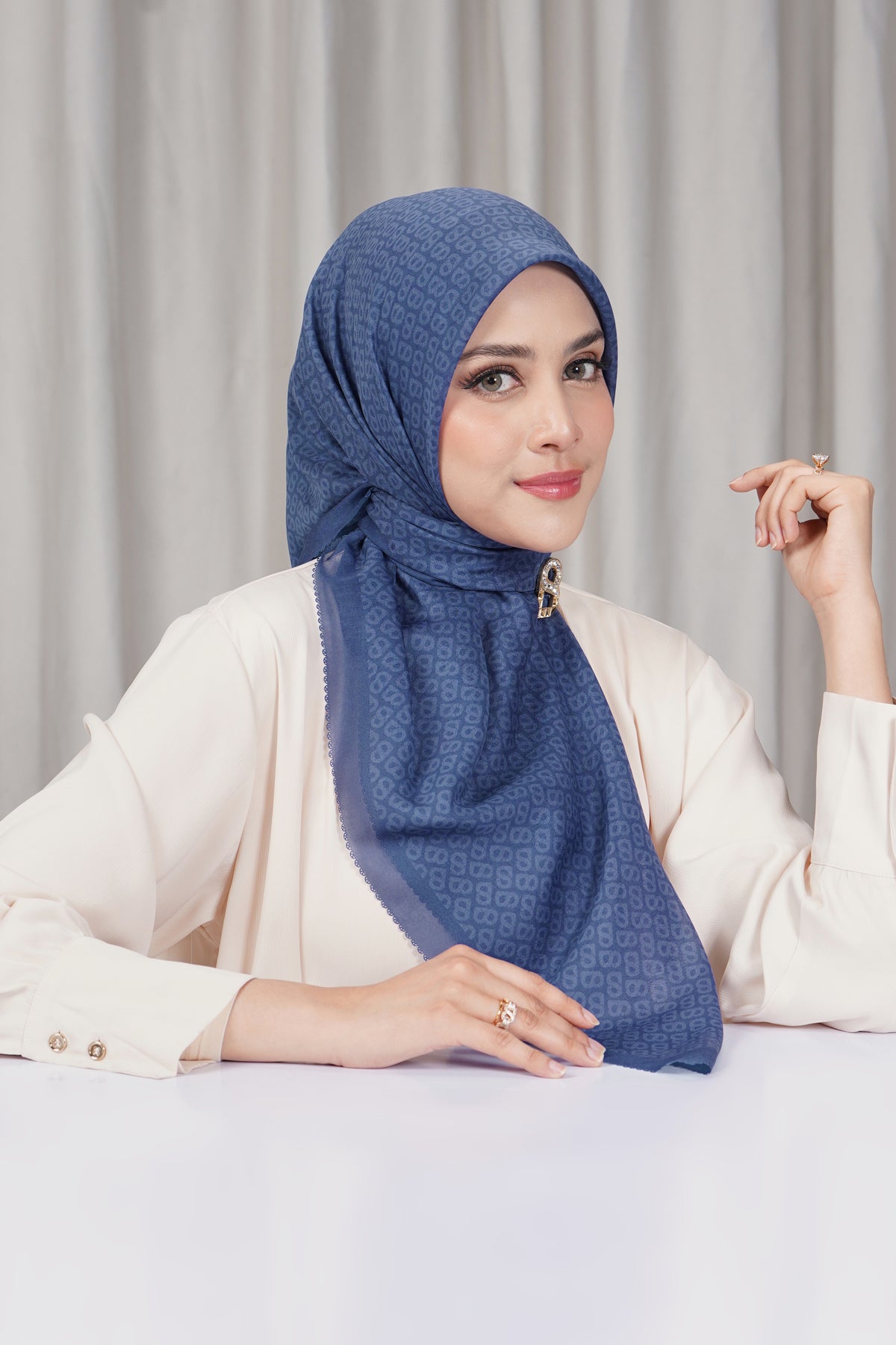 Tapis Square - Skipper Blue