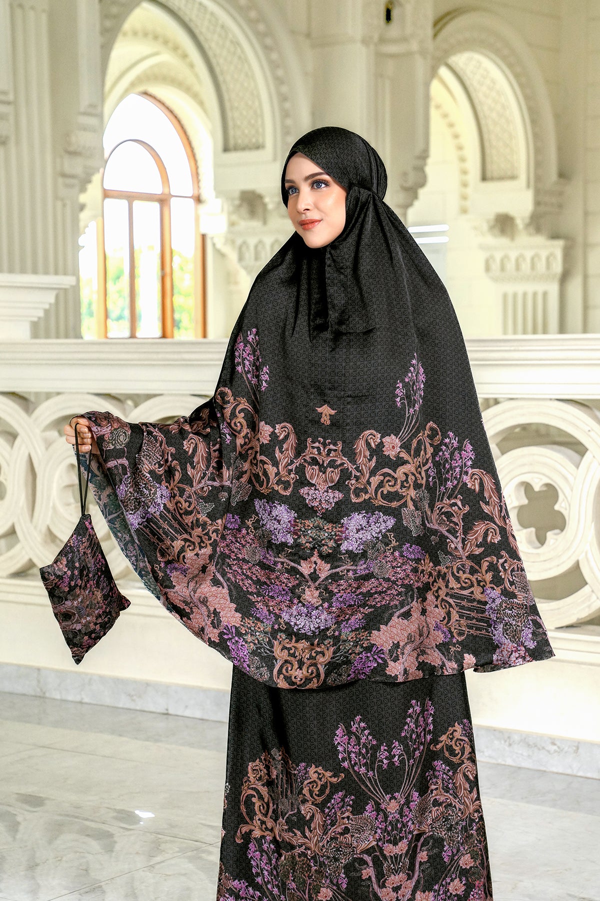 9733660279096-The Palace Prayer Robe - Royale