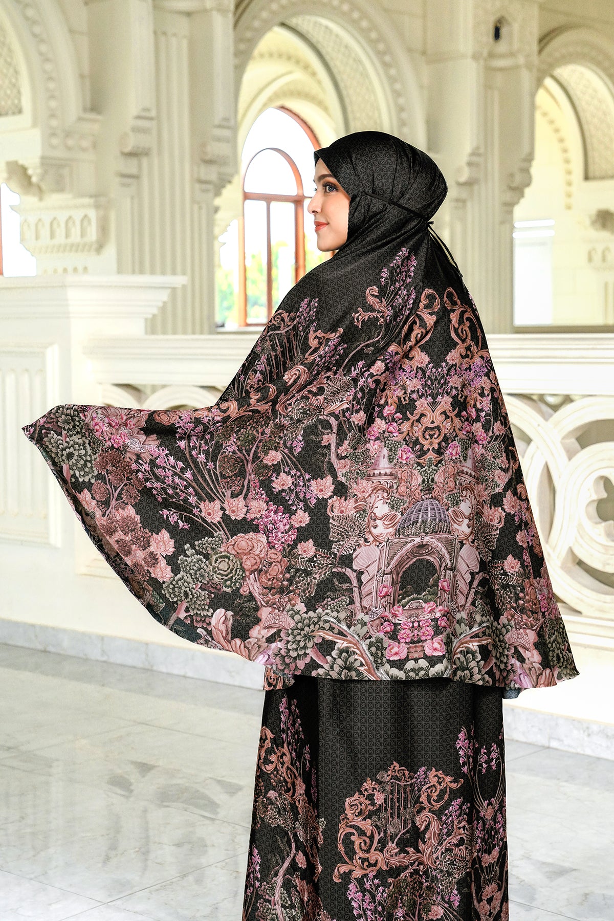 The Palace Prayer Robe - Royale