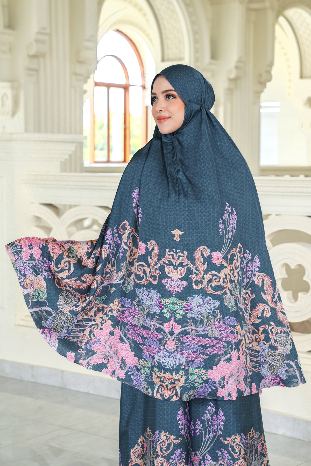 The Palace Prayer Robe - Splendor