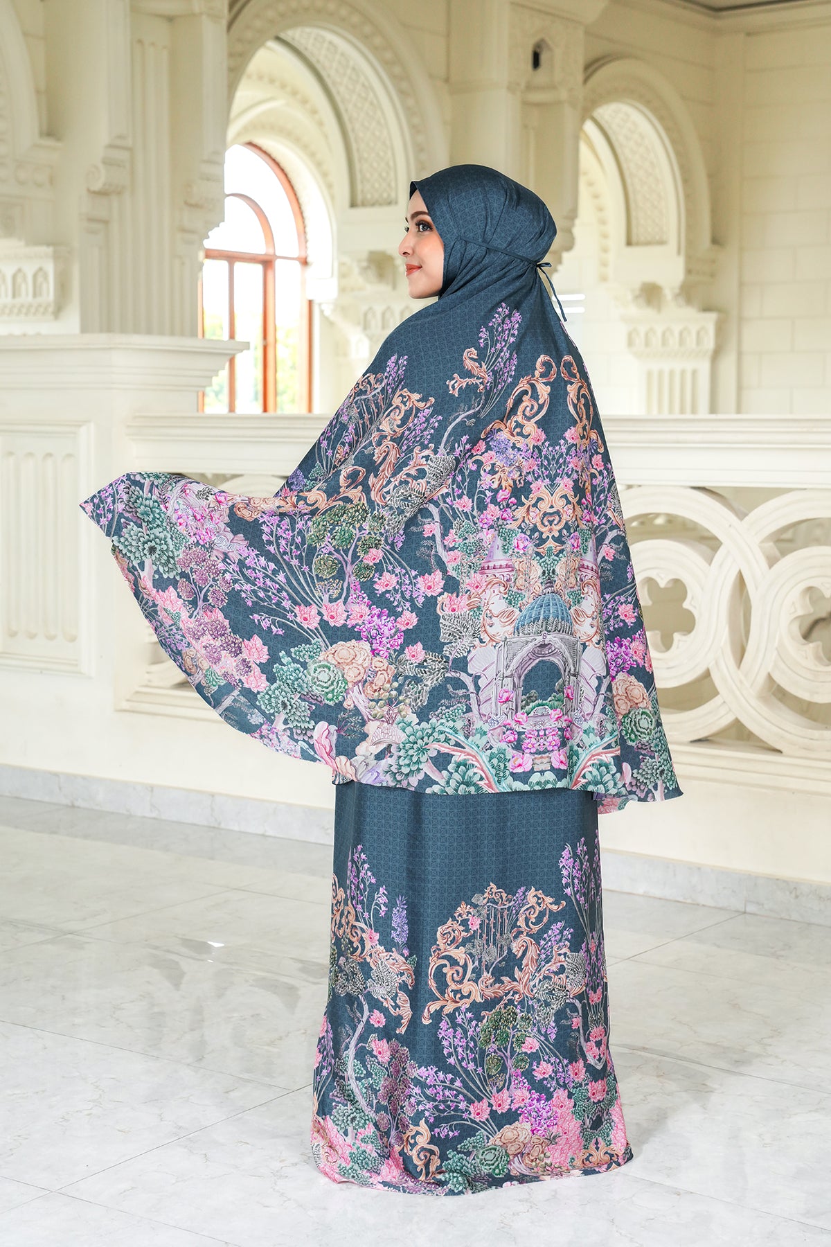 The Palace Prayer Robe - Splendor