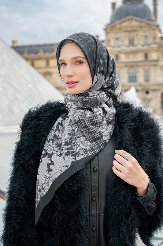 The Parisian 2.0 Satin Shawl - Noire