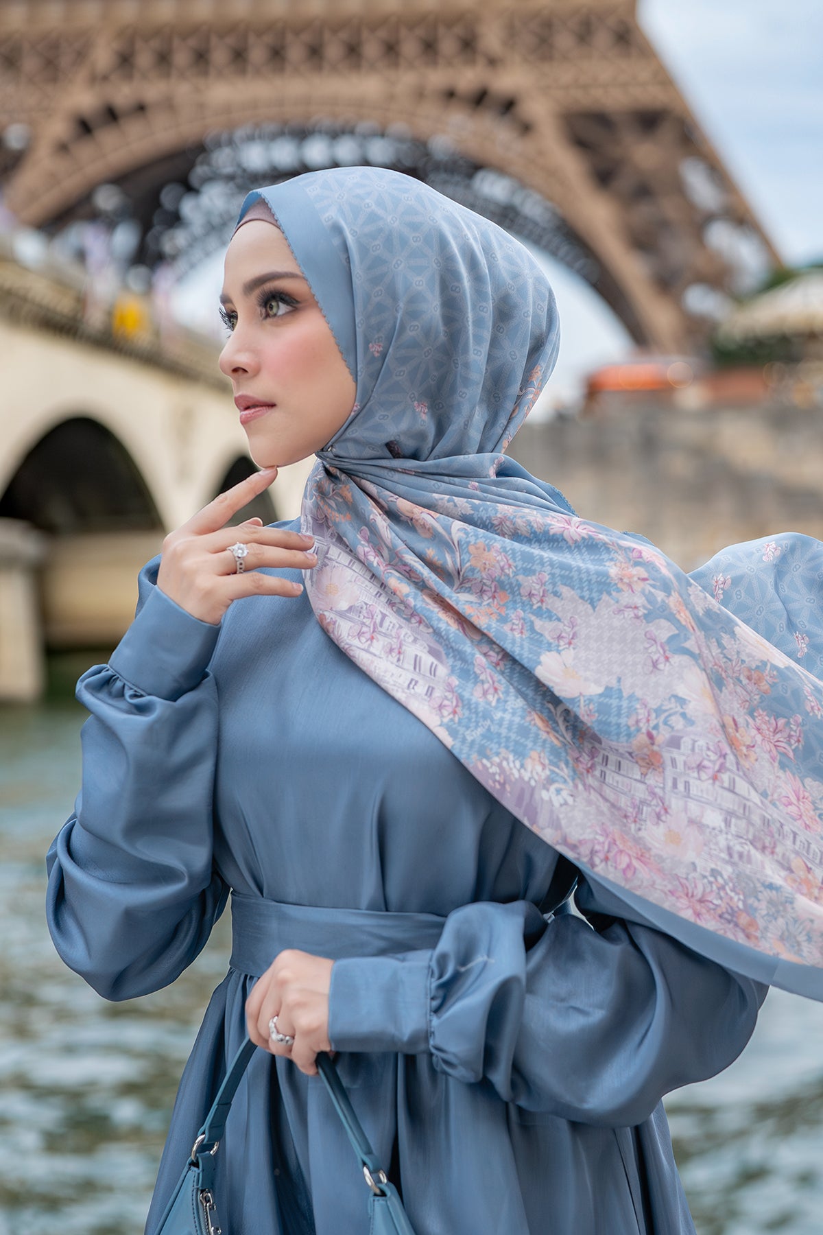 The Parisian 2.0 Satin Shawl - Jean