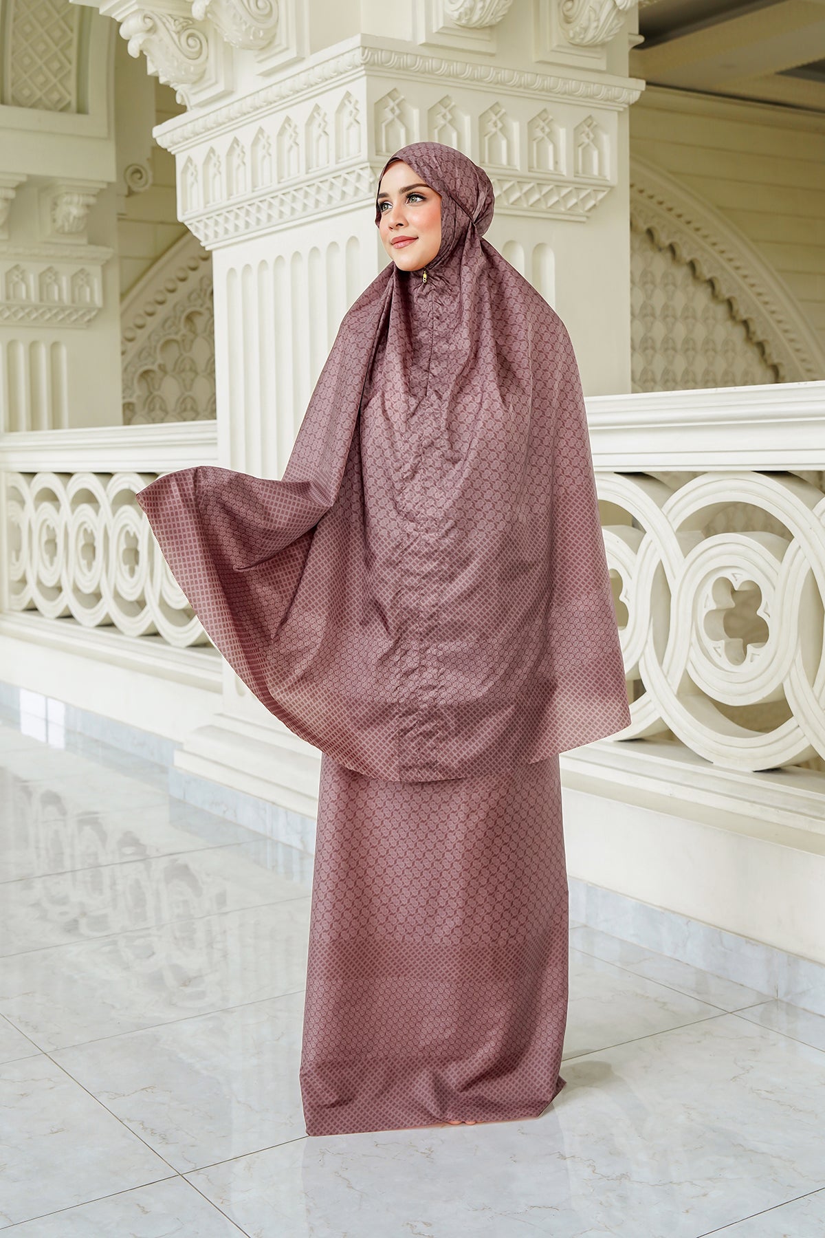 Wicker Capsule Prayer Robe - Redwood