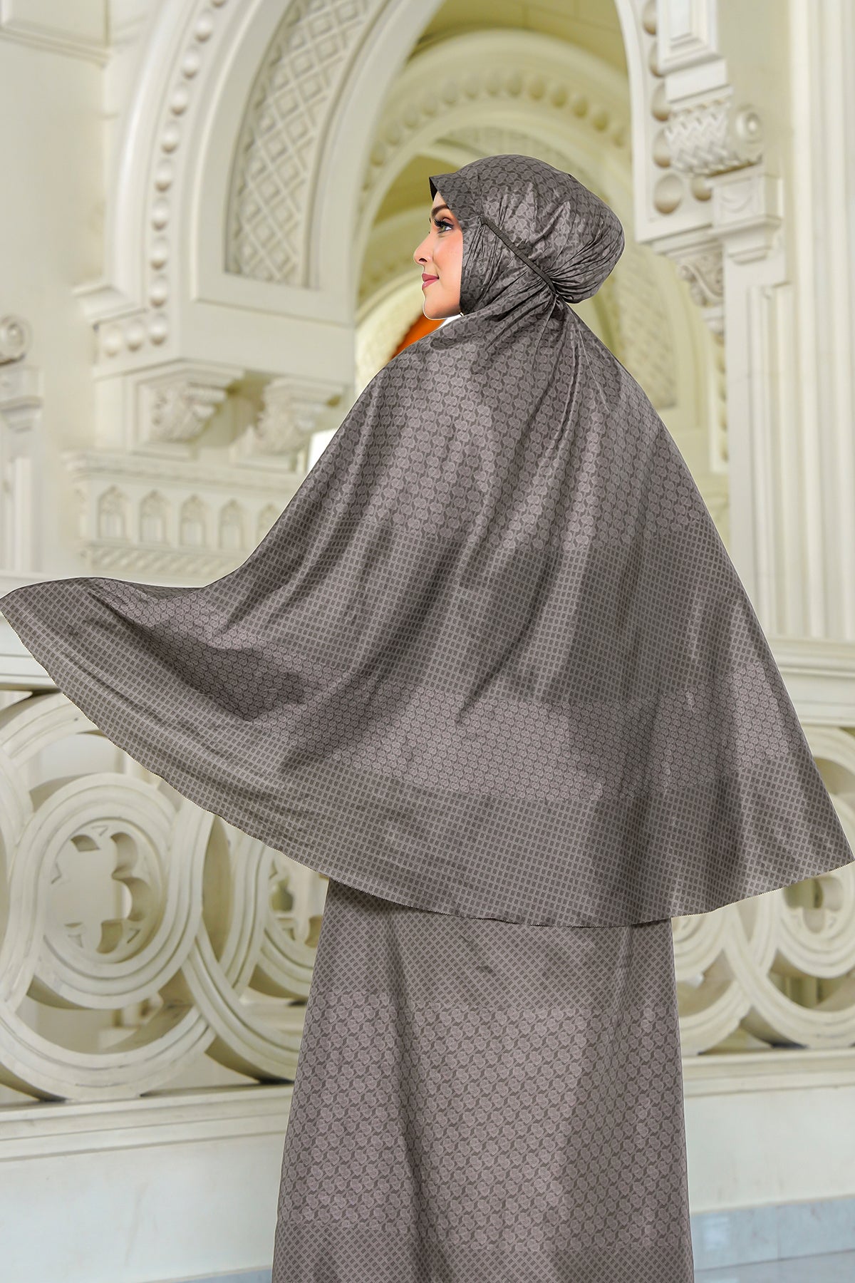 Wicker Capsule Prayer Robe - Wood