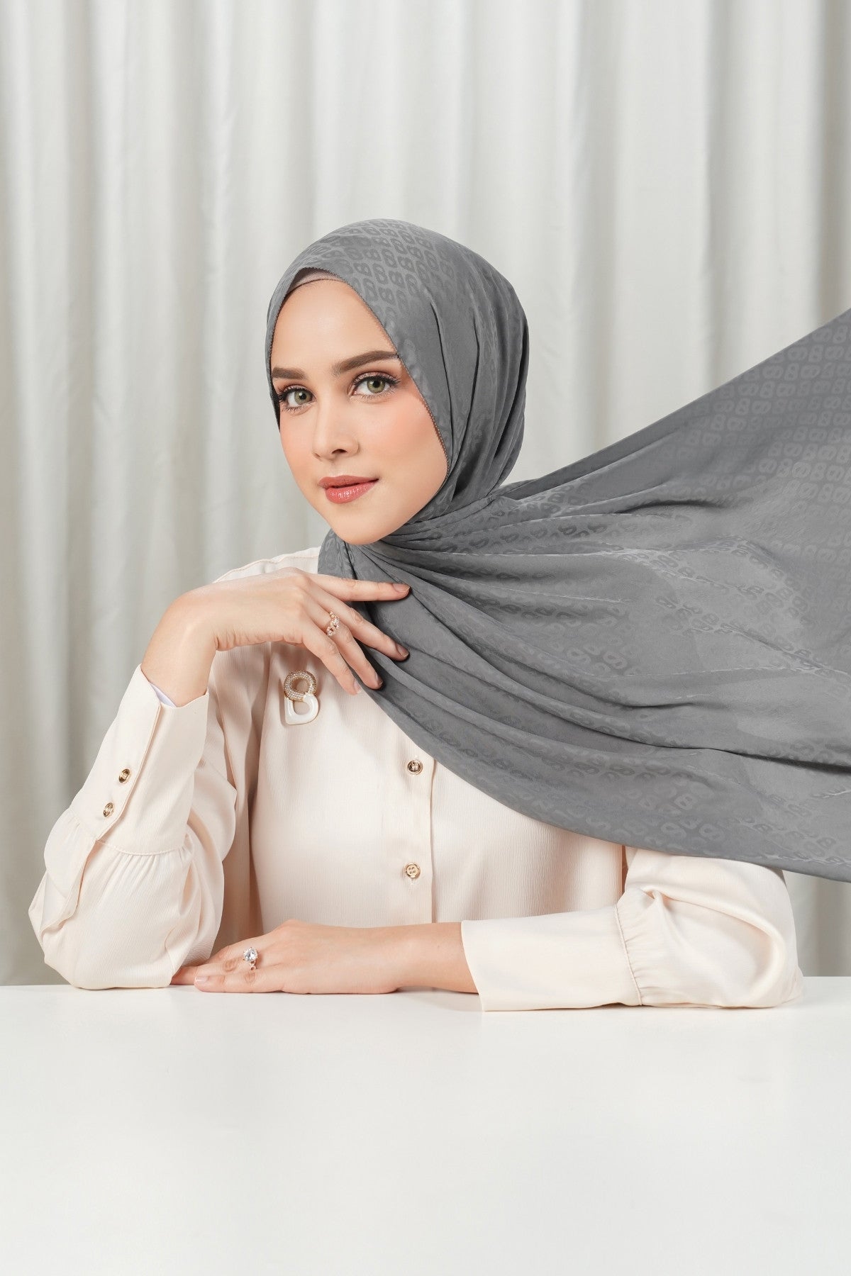 Tapis Satin Jacquard Shawl - Charcoal Gray