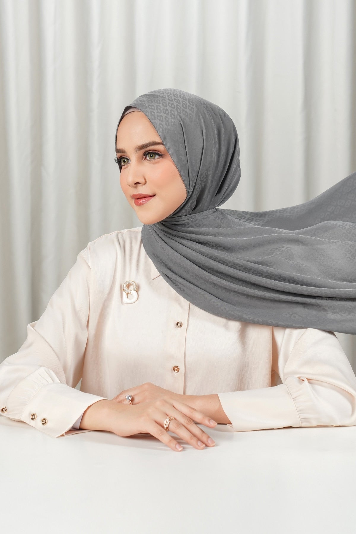 Tapis Satin Jacquard Shawl - Charcoal Gray