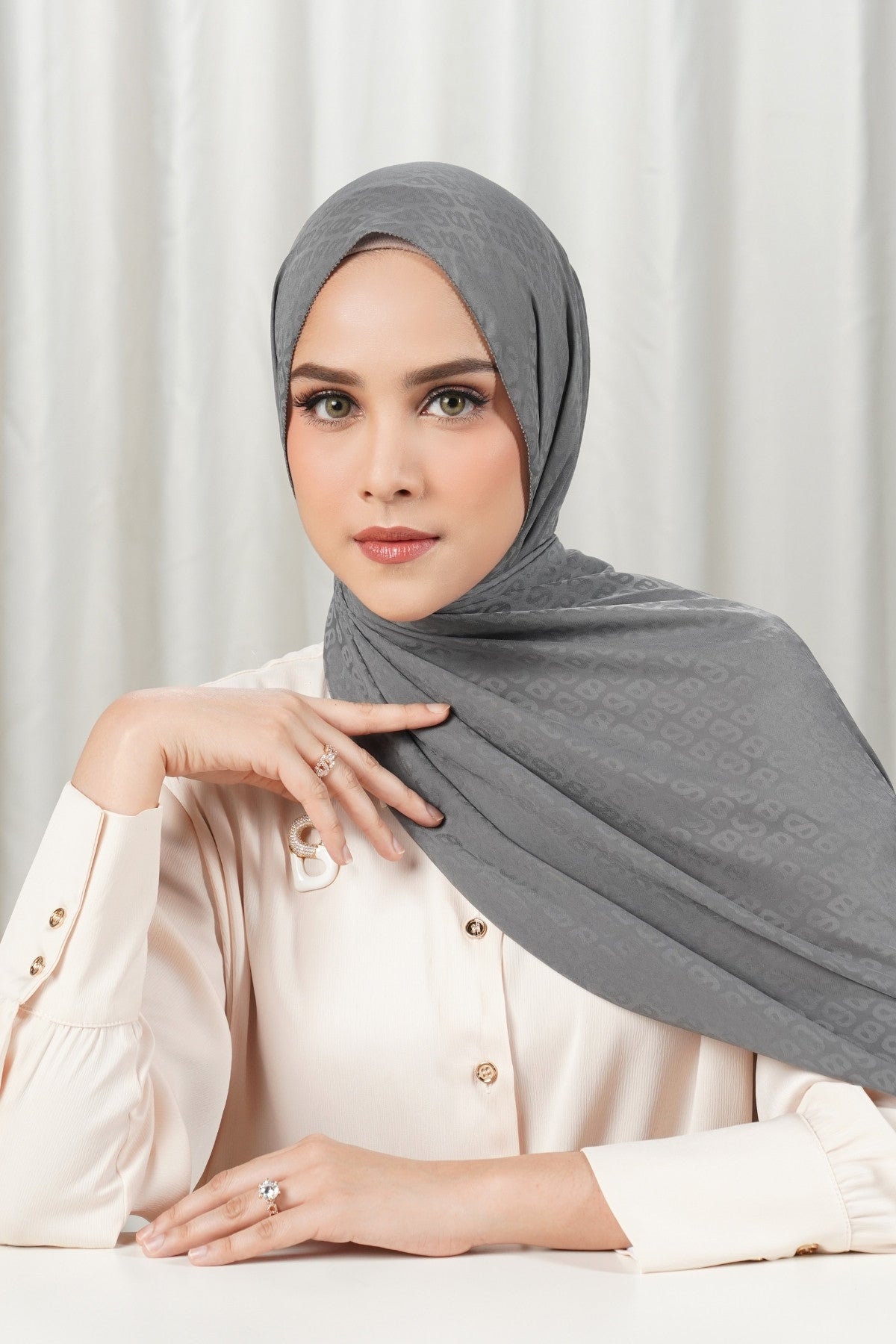 Tapis Satin Jacquard Shawl - Charcoal Gray