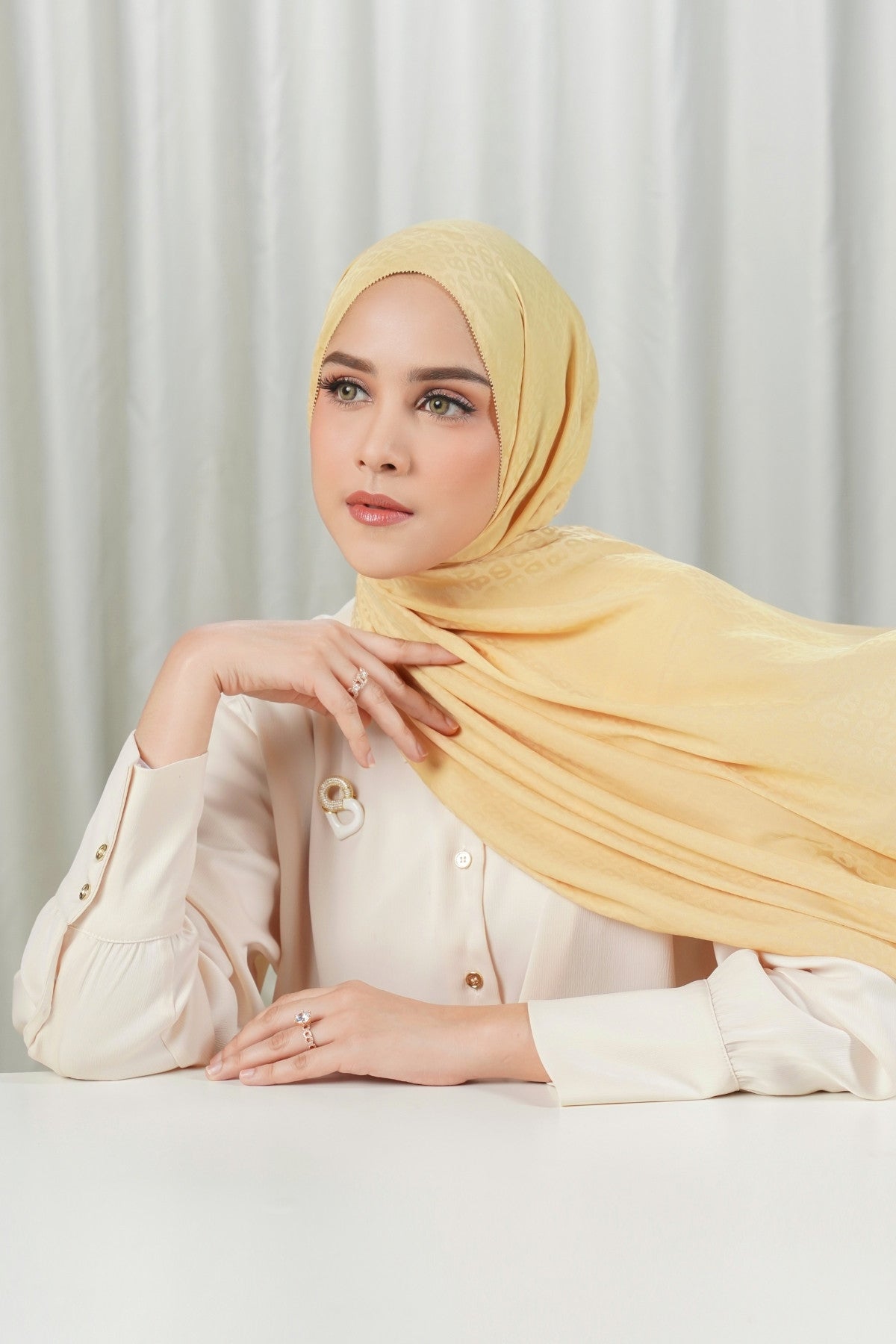 Tapis Satin Jacquard Shawl - Curry