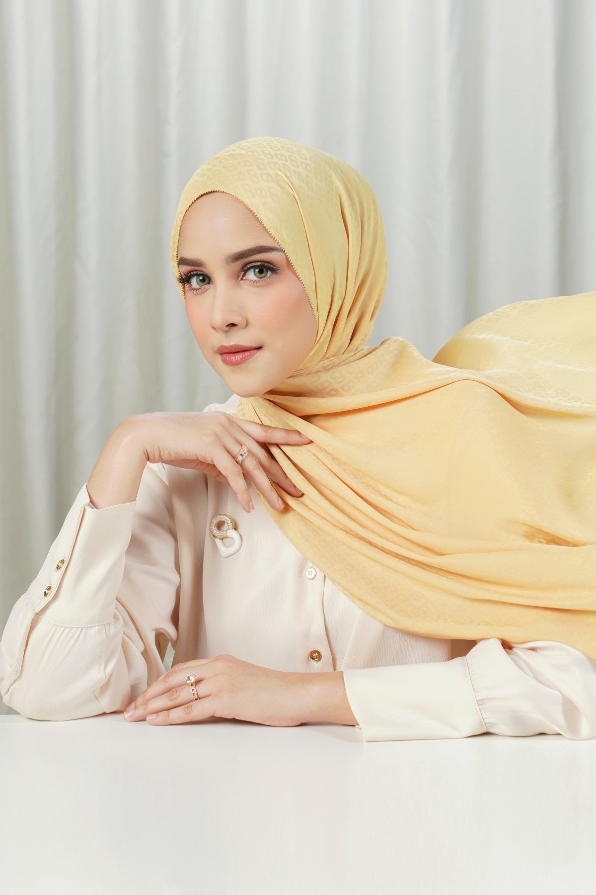 Tapis Satin Jacquard Shawl - Curry