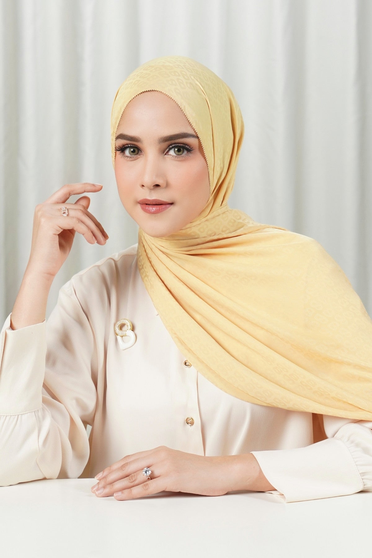 Tapis Satin Jacquard Shawl - Curry