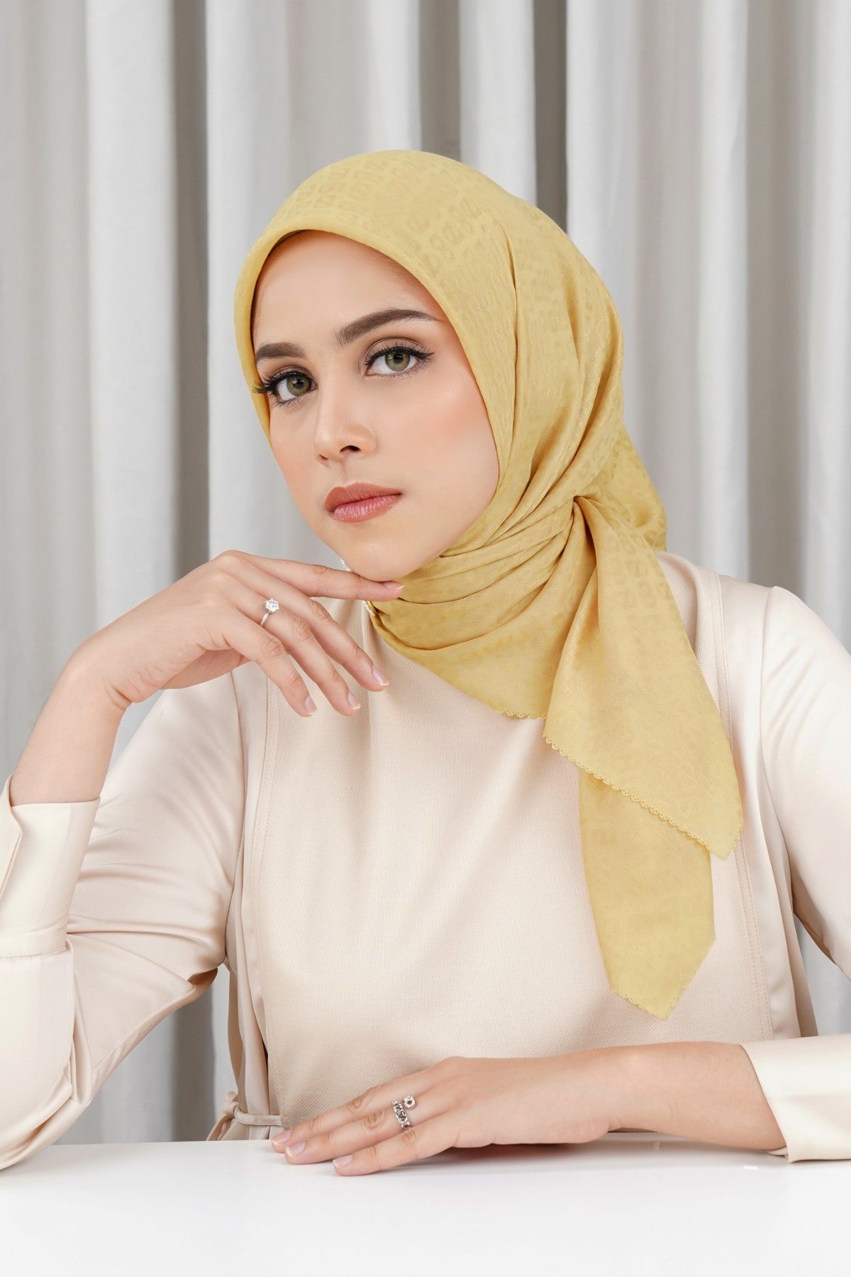 Everyday Tapis Embossed 2.0 - Curry