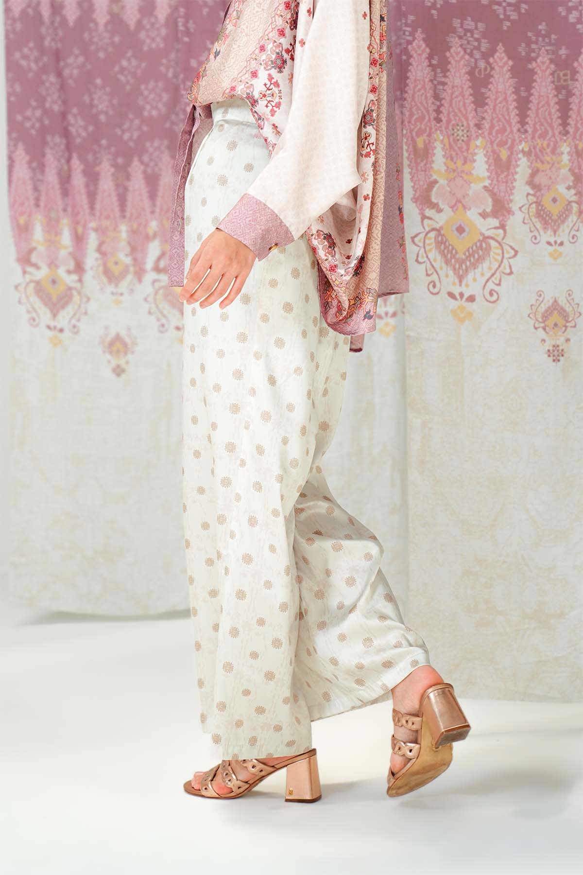 Benang Pelangi Beranti Satin Pants - Vanilla