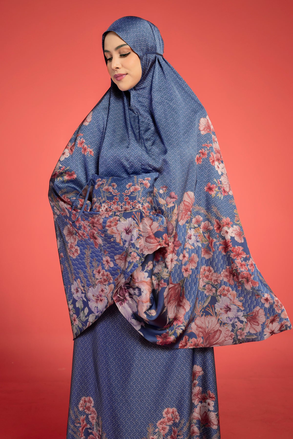 Bungaraya Prayer Robe - Plumbago