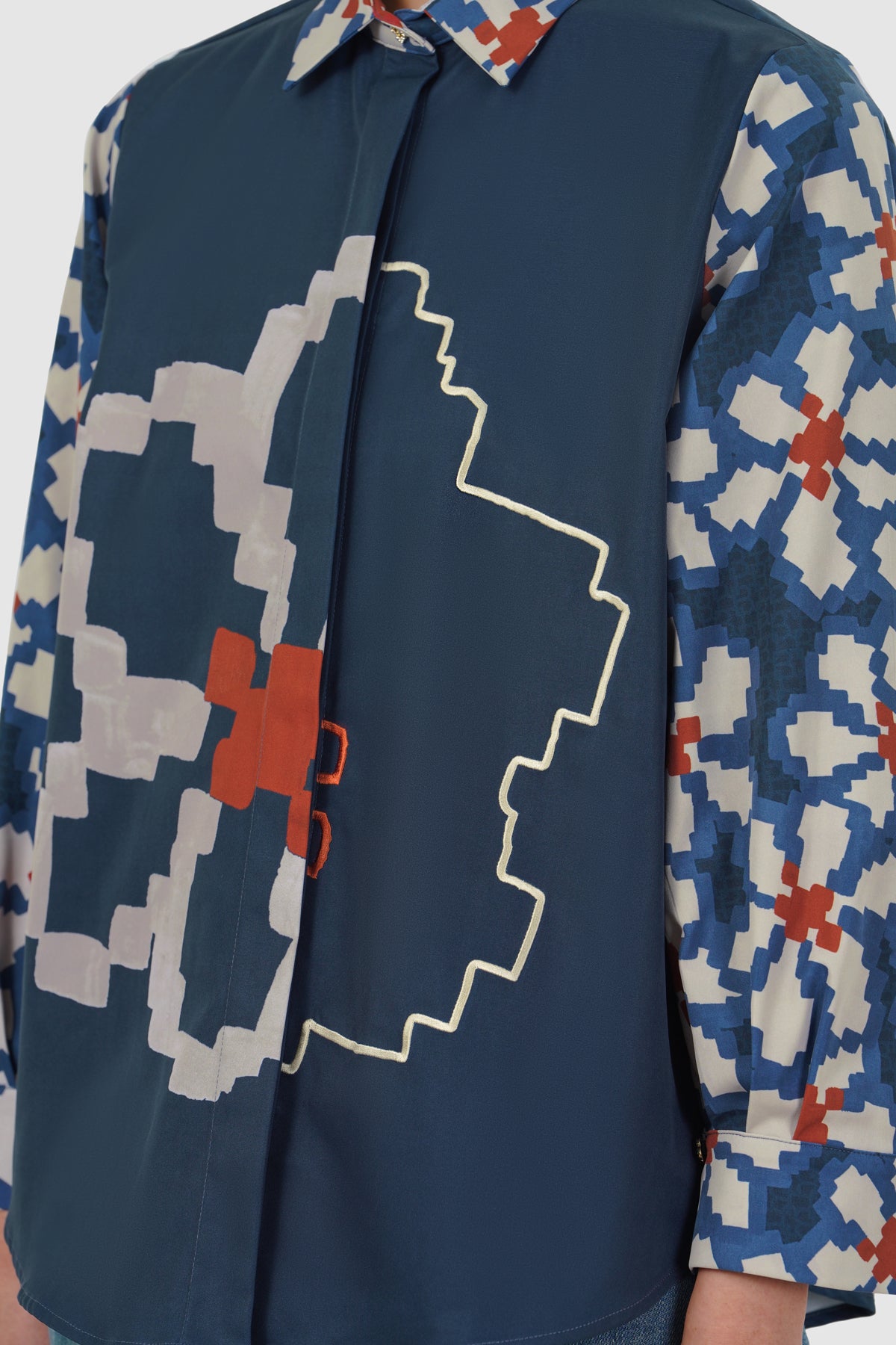 Eclora Embroidery Shirt - Aconitum