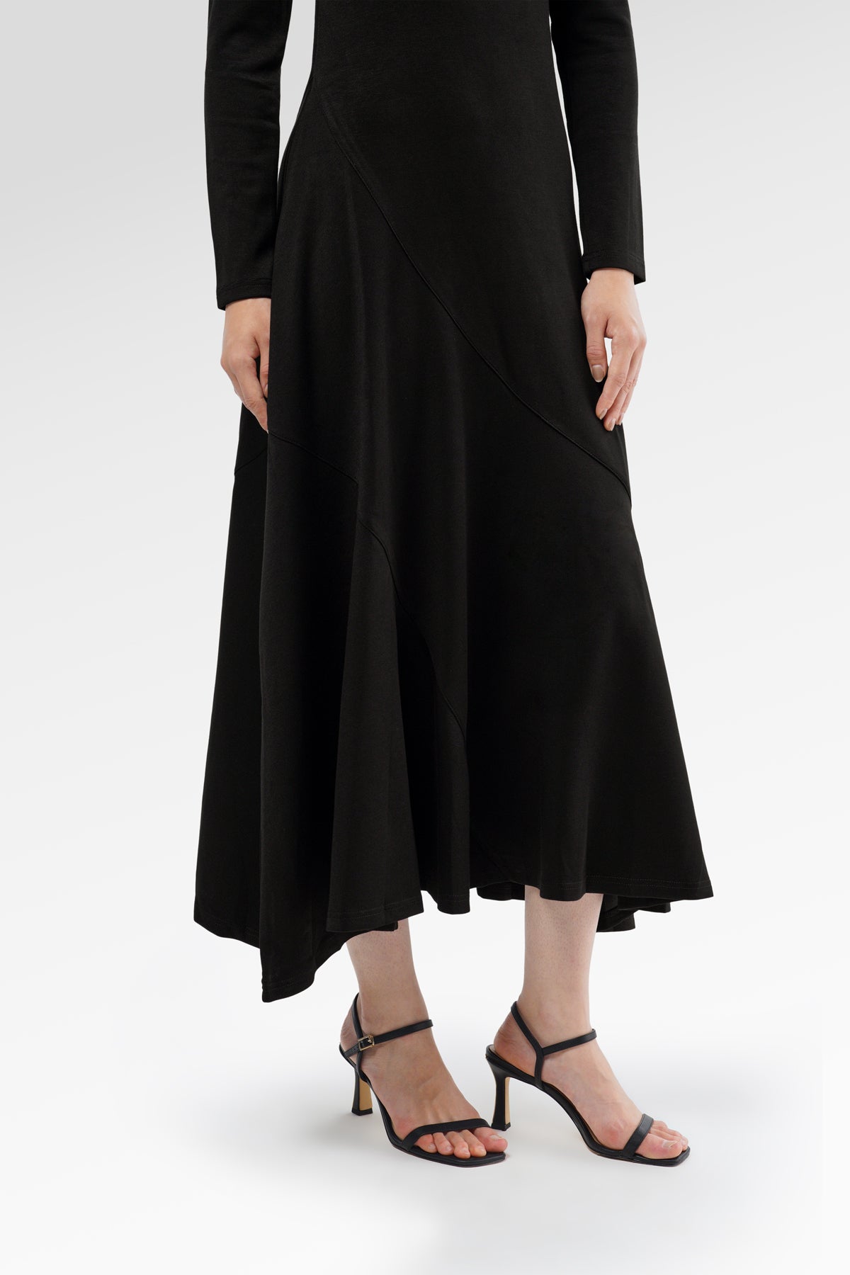 Elliana Flowy Dress - Black