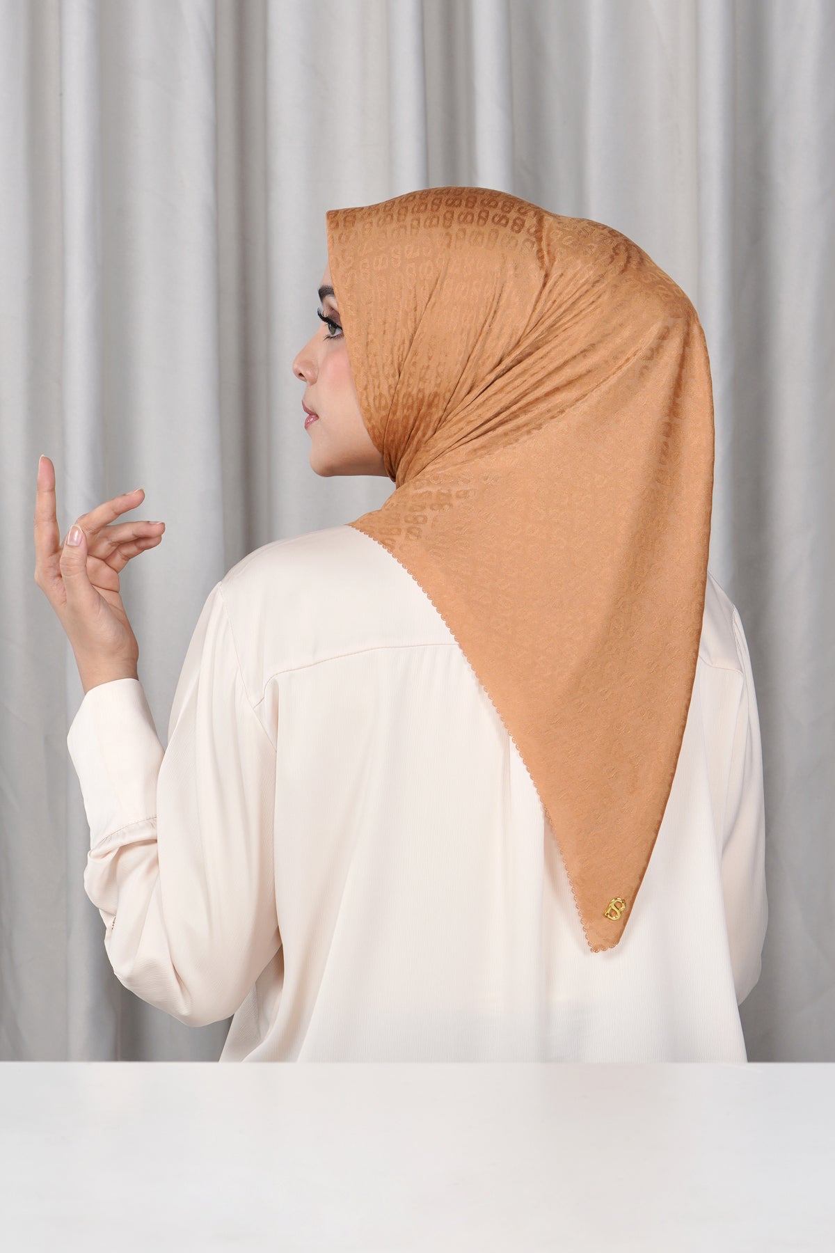 Everyday Tapis Embossed 2.0 - Almond