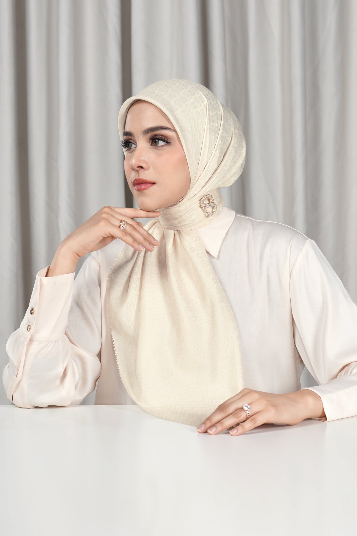 Everyday Tapis Embossed 2.0 - Antique White