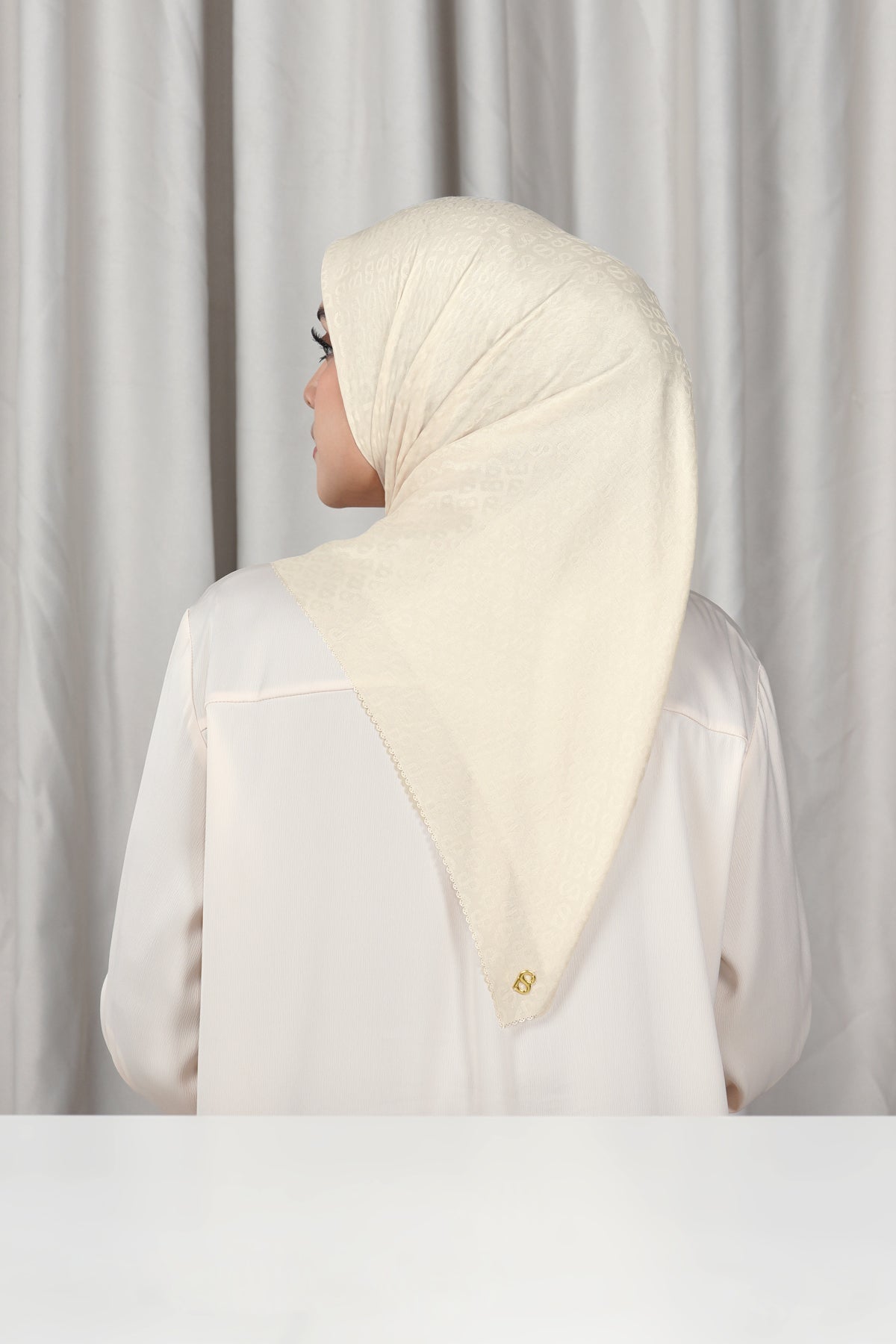 Everyday Tapis Embossed 2.0 - Antique White