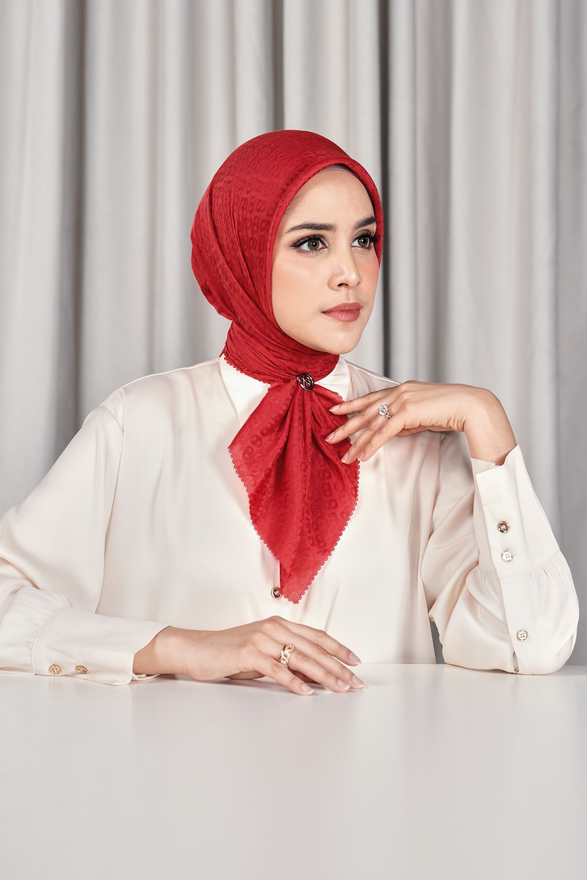 Everyday Tapis Embossed 2.0 - Pompeian Red