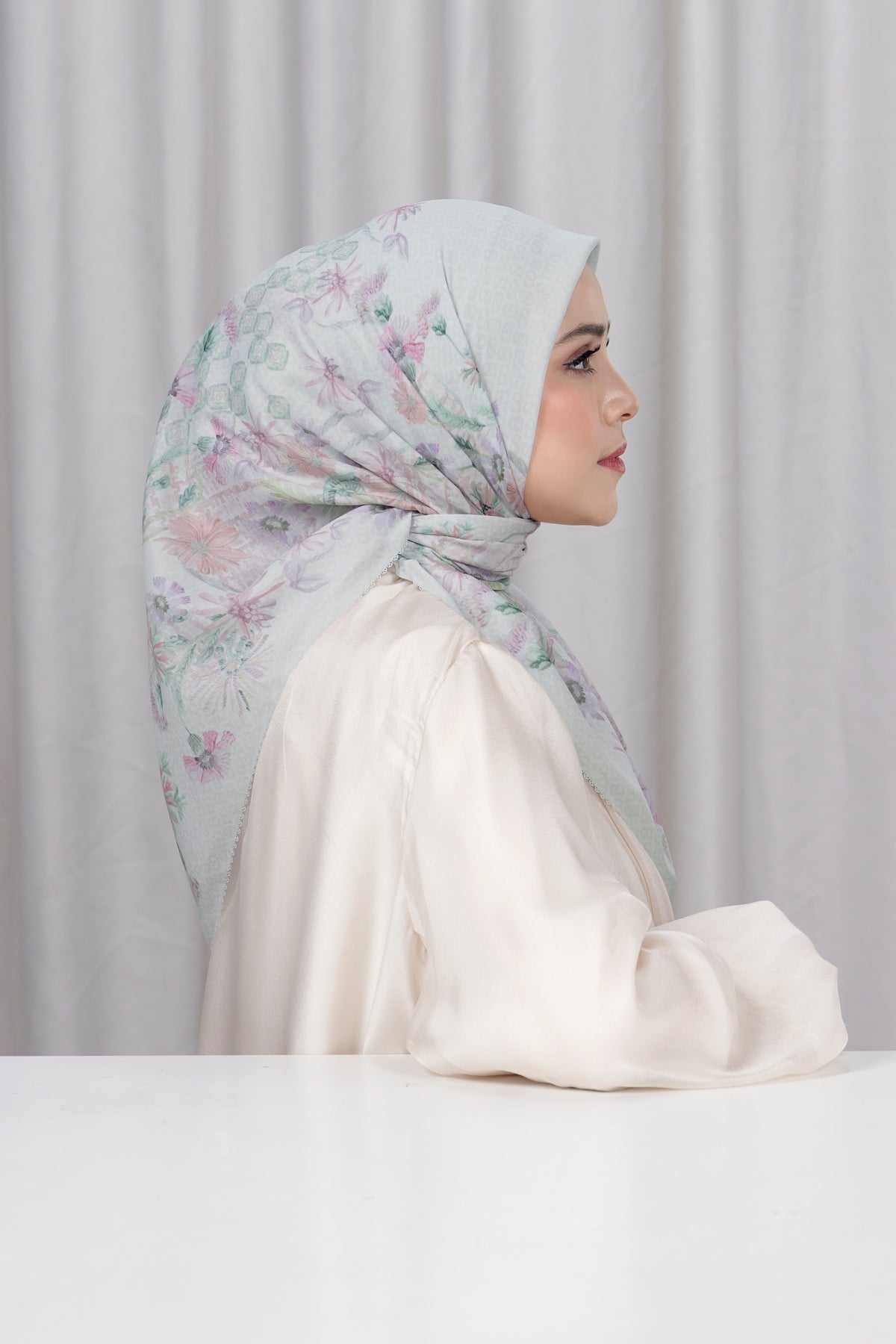 Floralis Square Series - Coconut