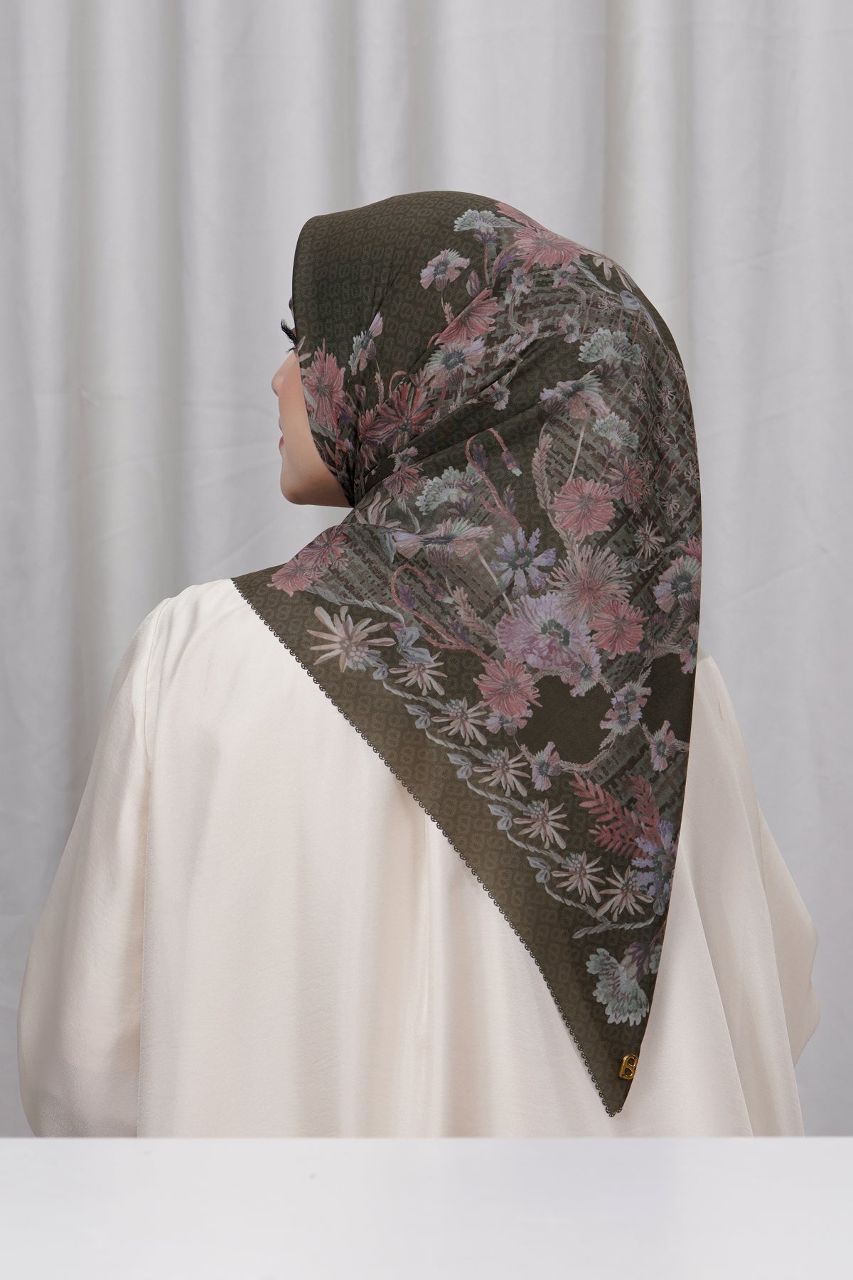 Floralis Square Series - Olive