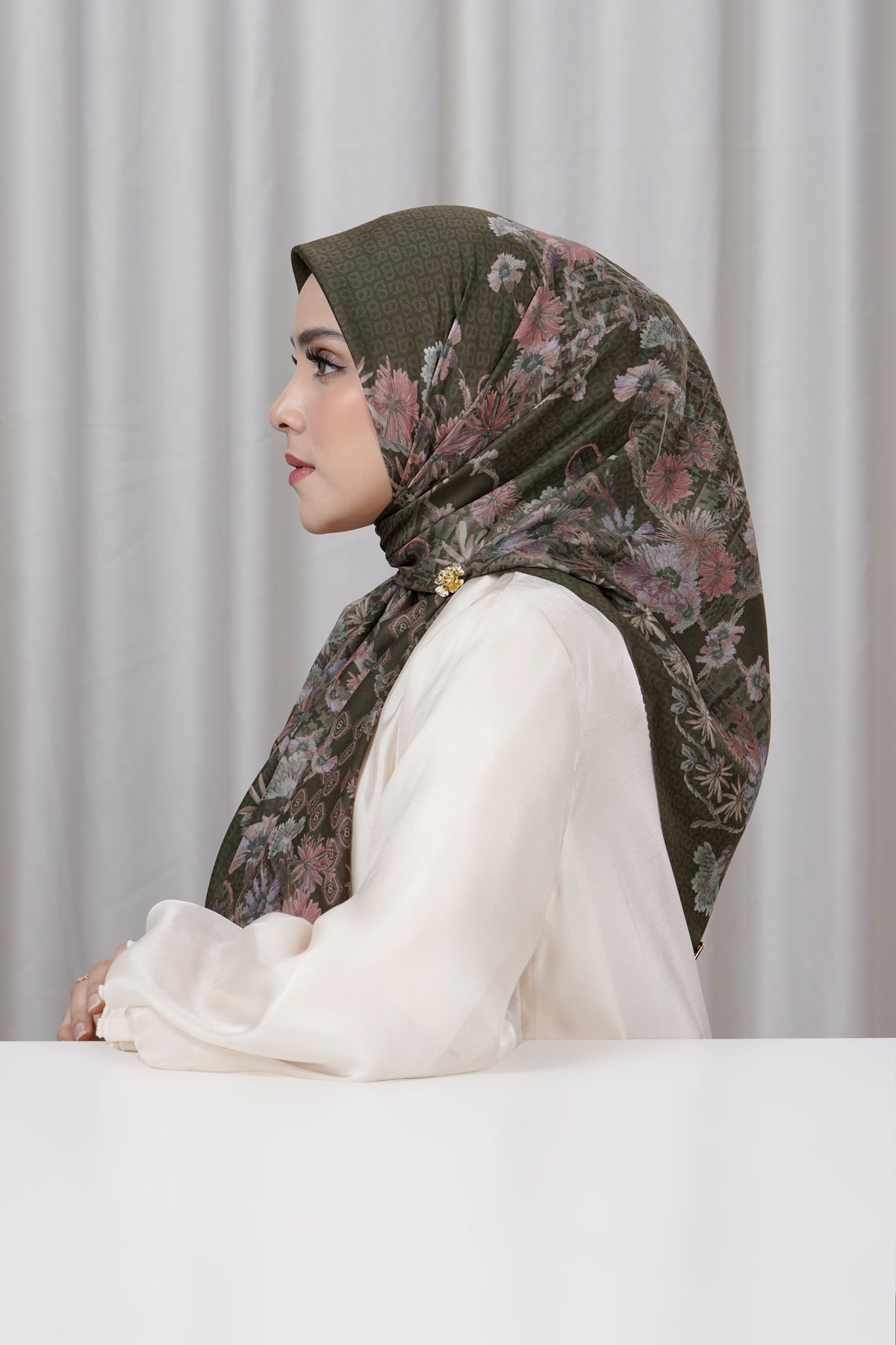 Floralis Square Series - Olive