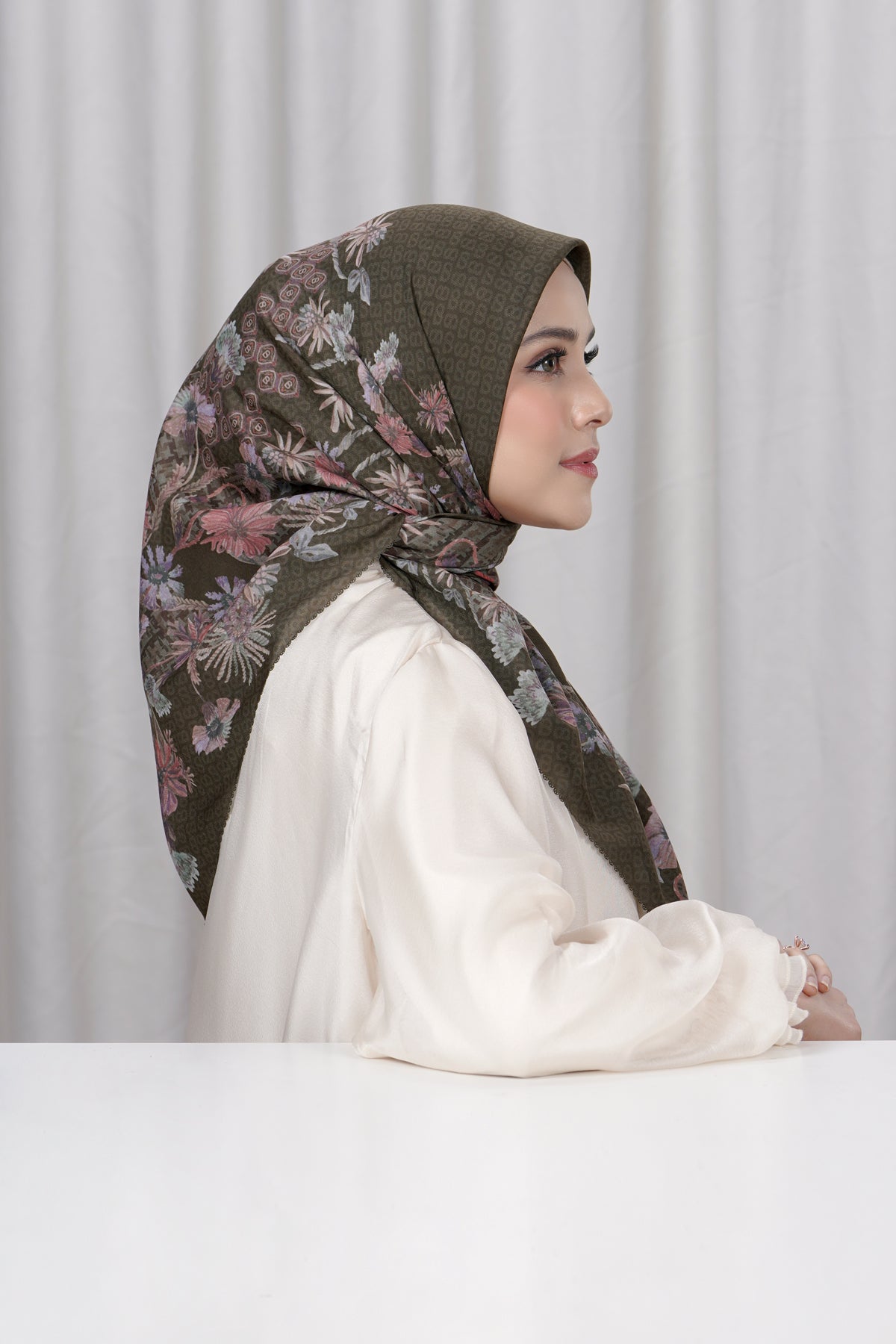 Floralis Square Series - Olive