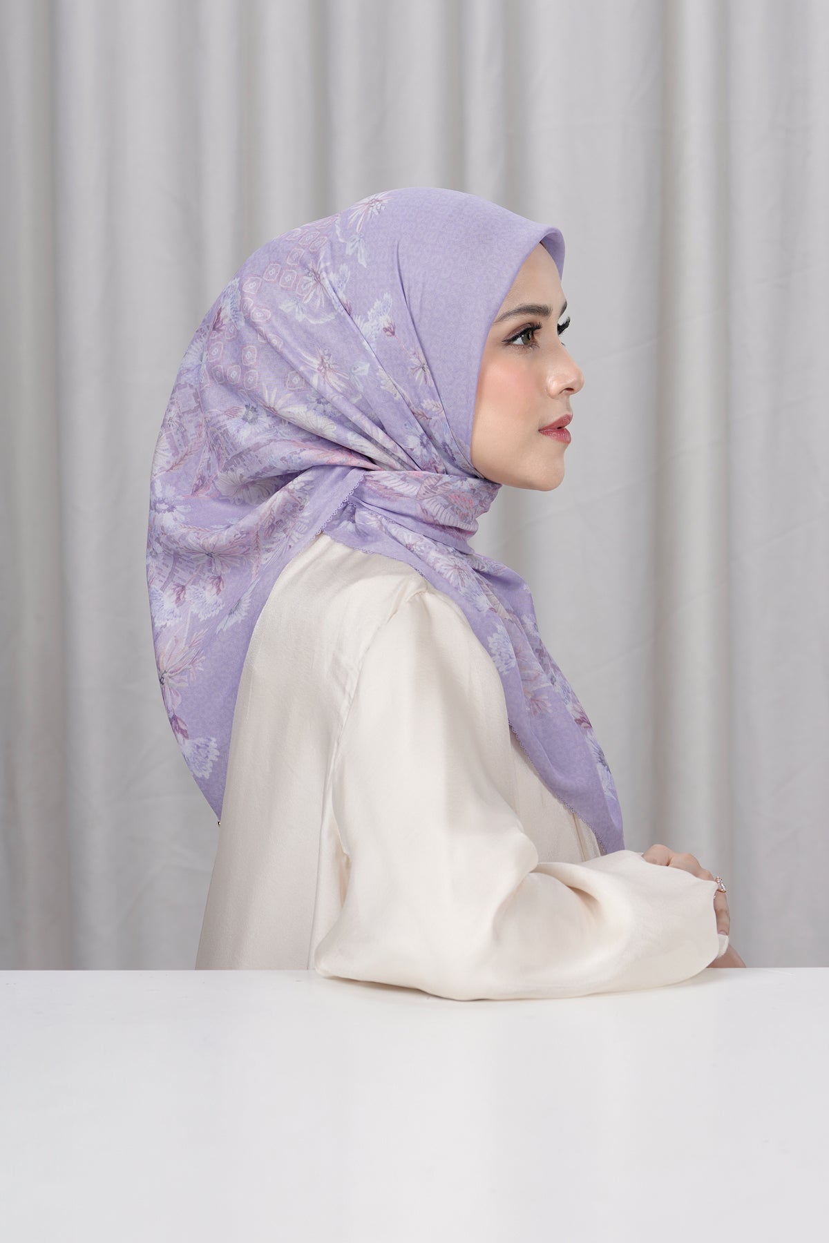 Floralis Square Series - Orchid