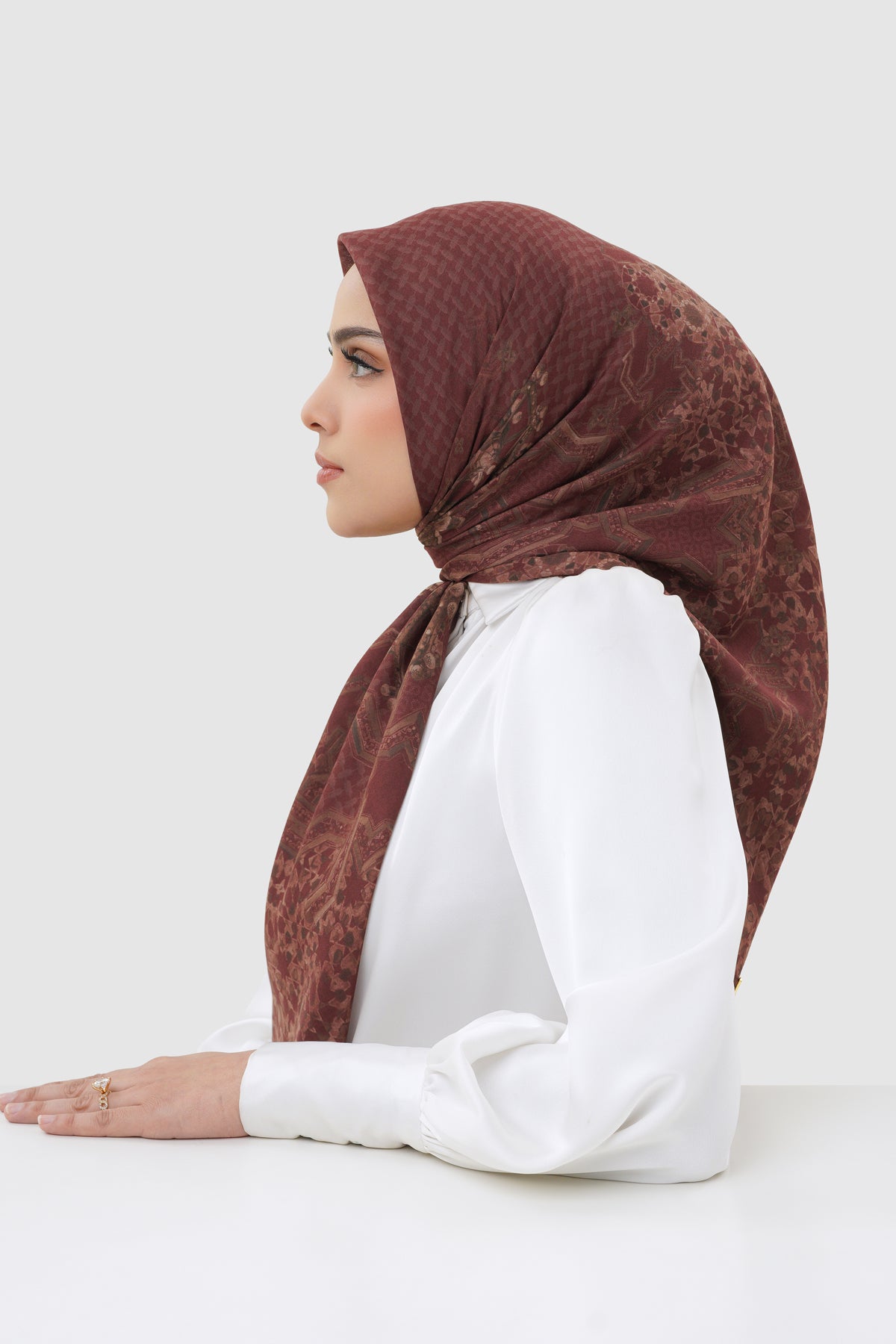Haramain 2 Satin Square - Oud Red