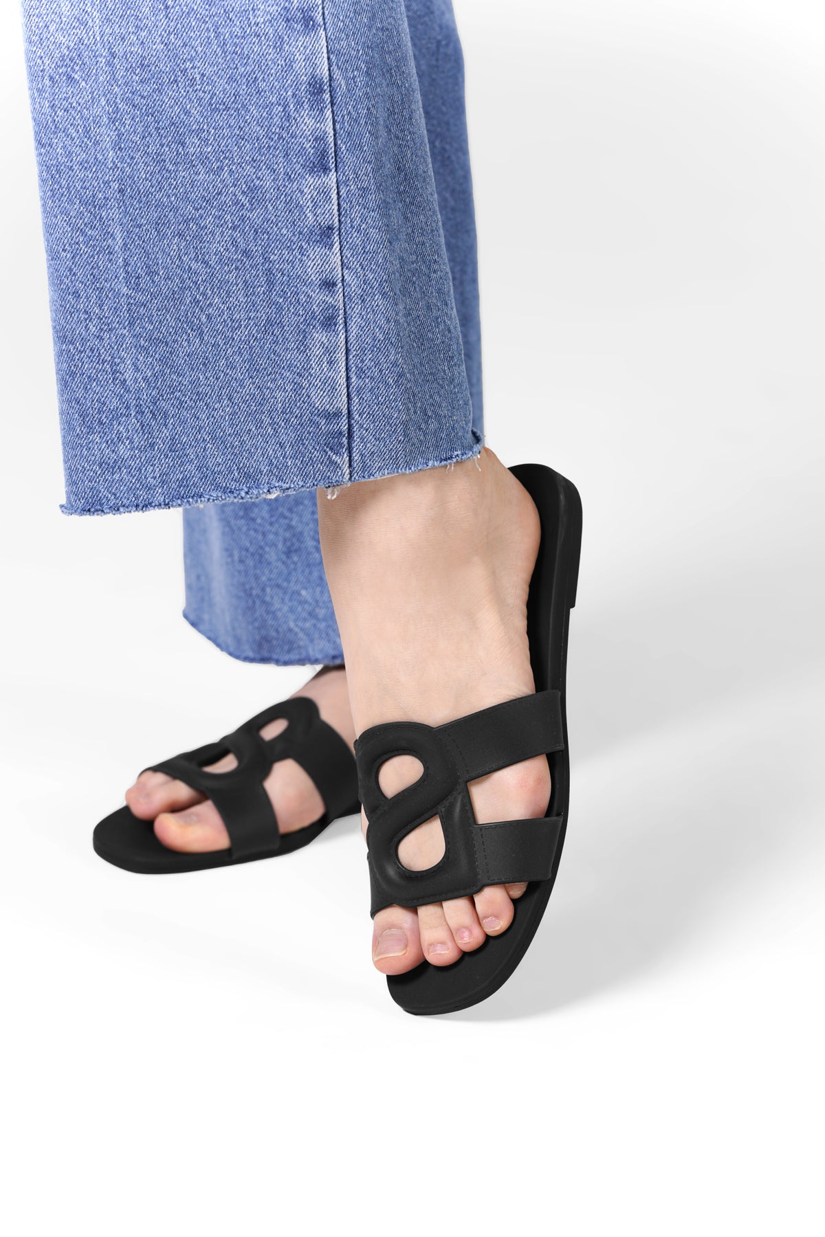 Kefi Slide Sandal - Black