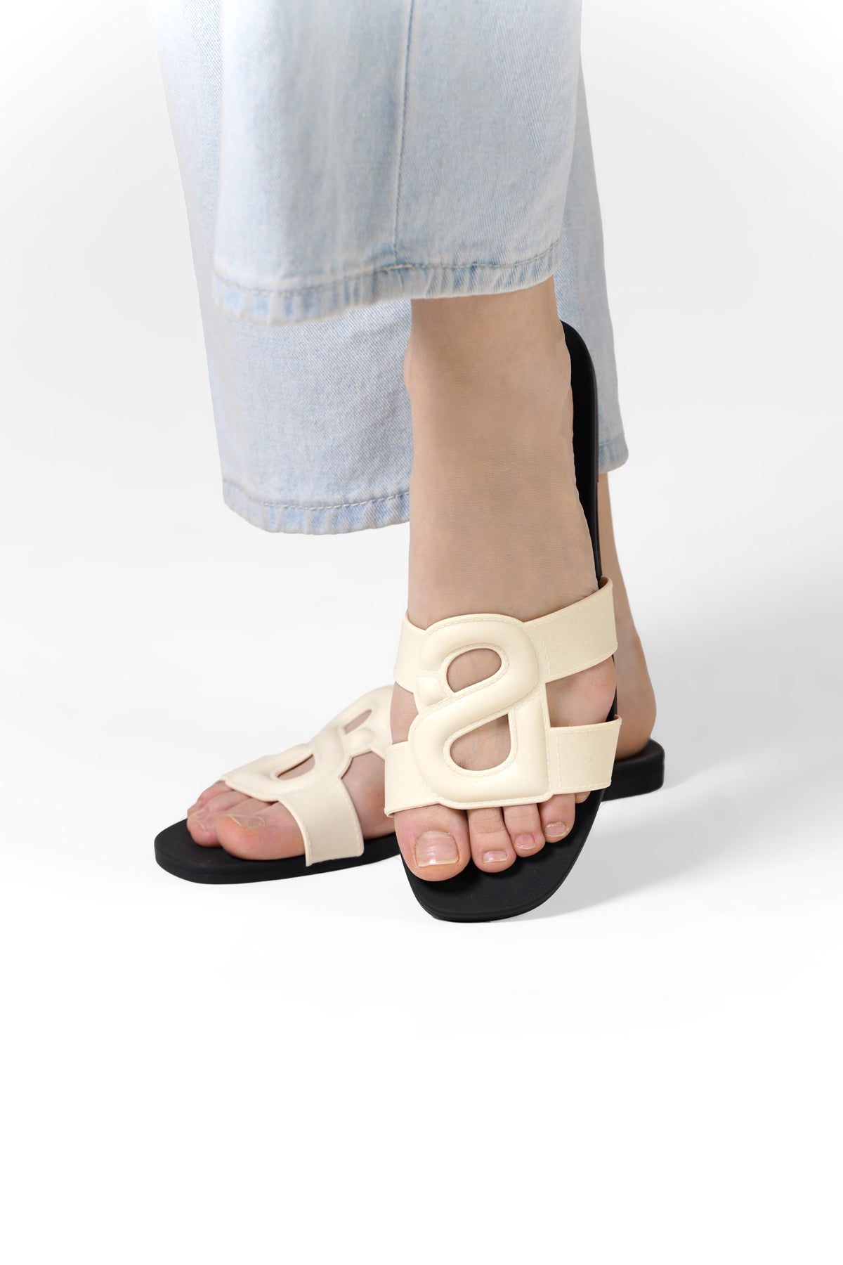 Kefi Slide Sandal - White Black