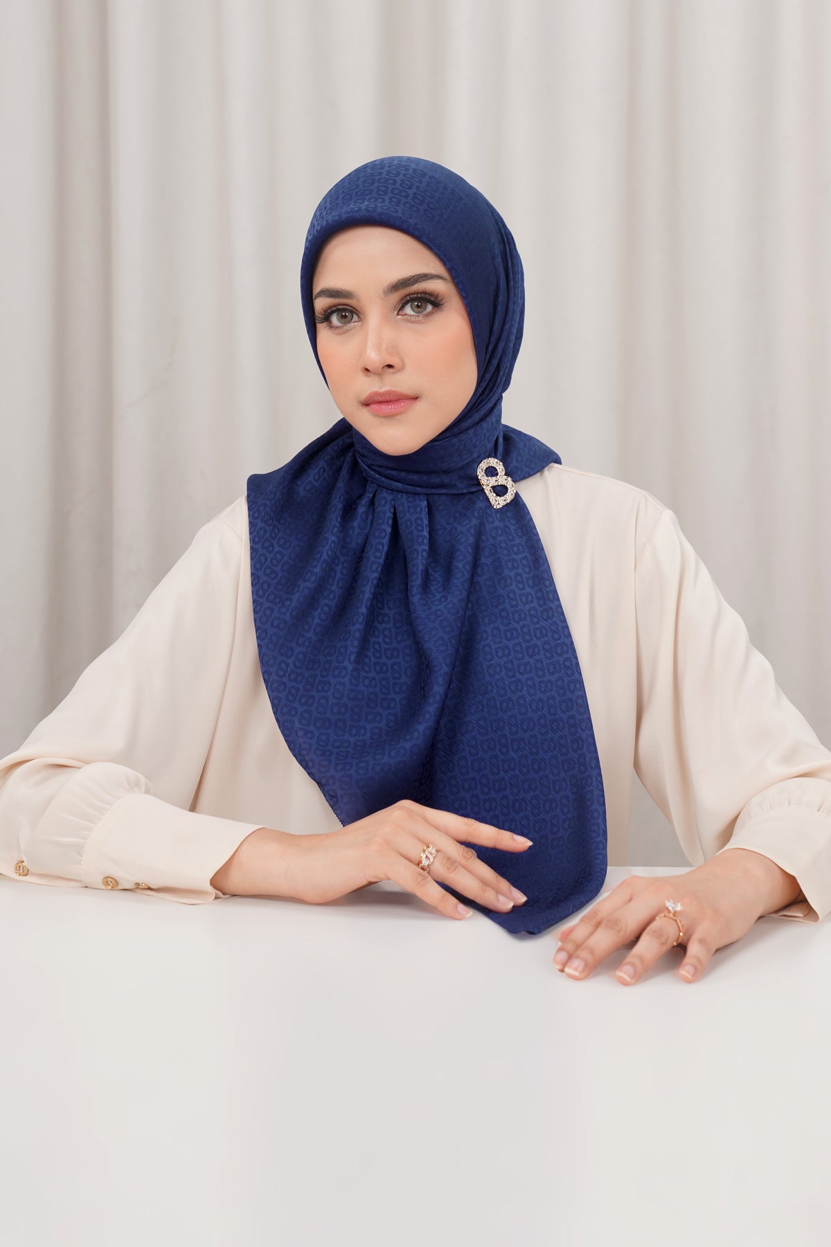 Kelly Jacquard Square - Blue Ribbon