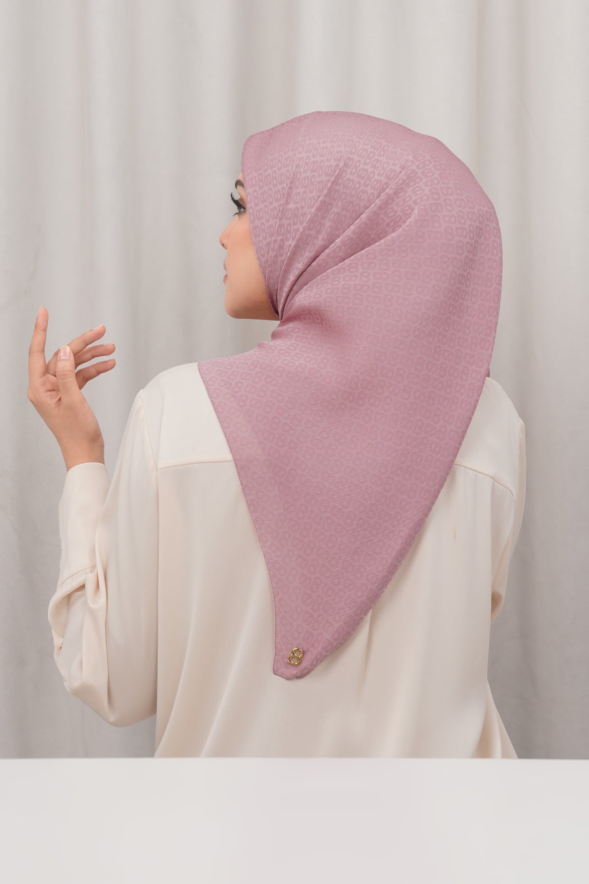 Kelly Jacquard Square - Dusty Rose