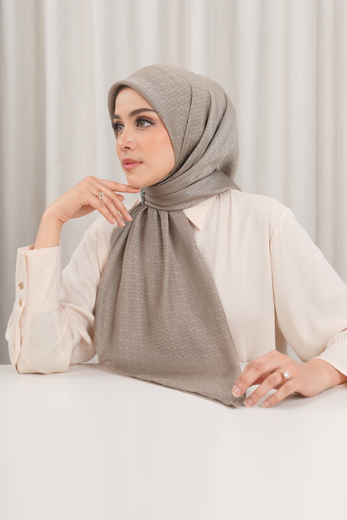 Kelly Jacquard Square - Fungi