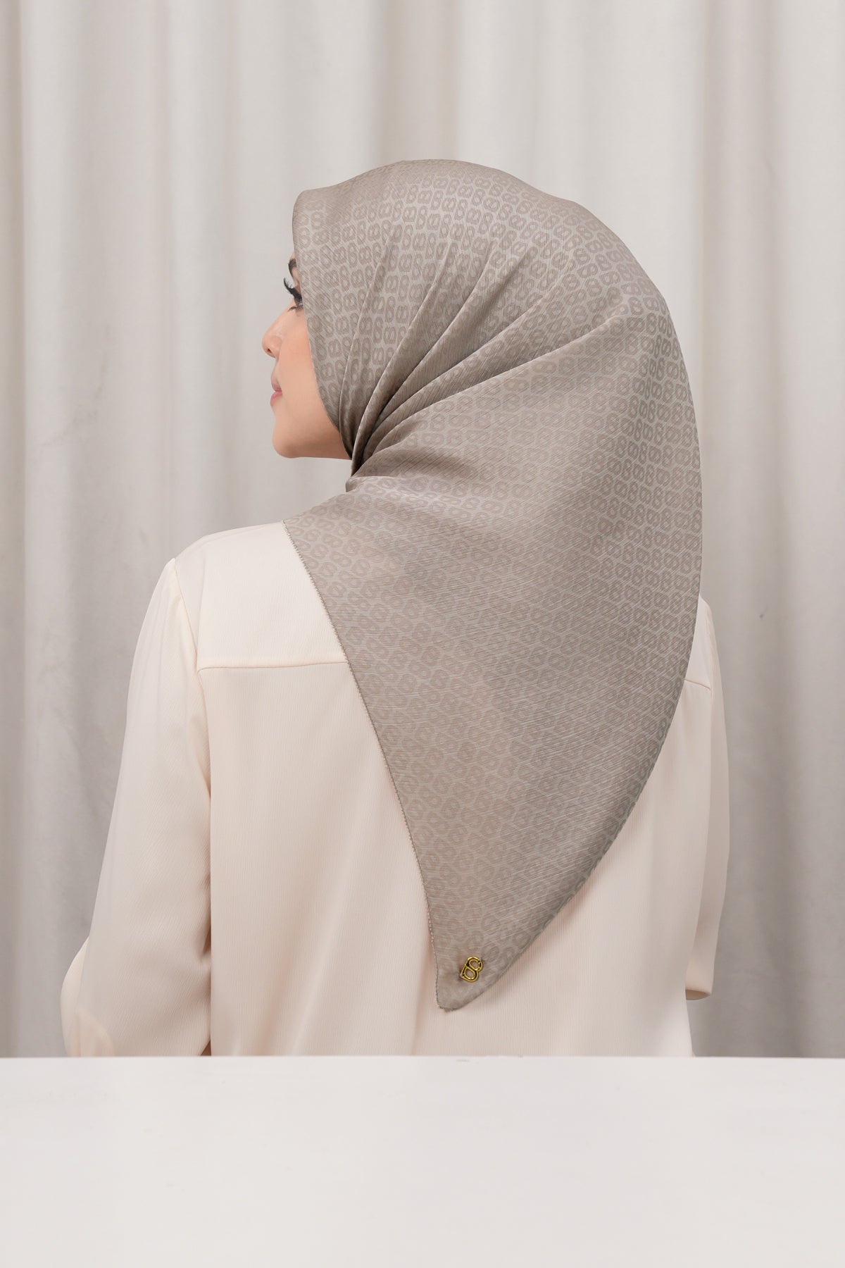 Kelly Jacquard Square - Humus